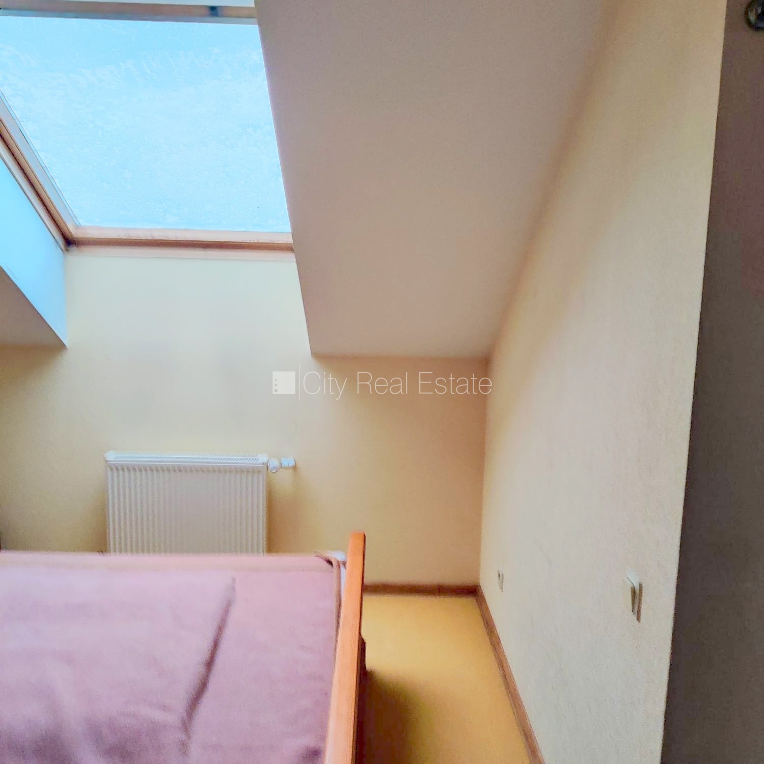 Sludinājumi. Jaunceltne, labiekārtota apzaļumota teritorija, vieta automašīnai, ieeja no ielas, kāpņu telpa pēc Cena: 125000 EUR Foto #15