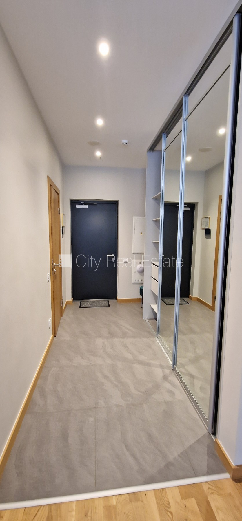 Sludinājumi. Jaunceltne, viena kvadrātmetra apsaimniekošanas maksa mēnesī  1,36 EUR, zaļā teritorija, slēgts Cena: 1600 EUR/mēn Foto #16