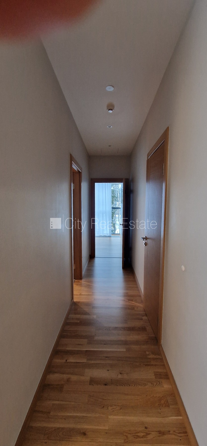 Sludinājumi. Jaunceltne, viena kvadrātmetra apsaimniekošanas maksa mēnesī  1,36 EUR, zaļā teritorija, slēgts Cena: 1600 EUR/mēn Foto #5