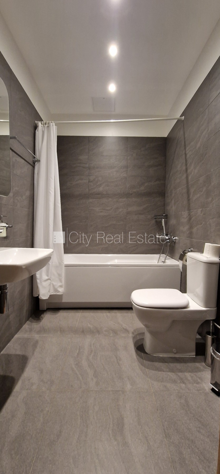 Sludinājumi. Jaunceltne, viena kvadrātmetra apsaimniekošanas maksa mēnesī  1,36 EUR, zaļā teritorija, slēgts Cena: 1600 EUR/mēn Foto #13