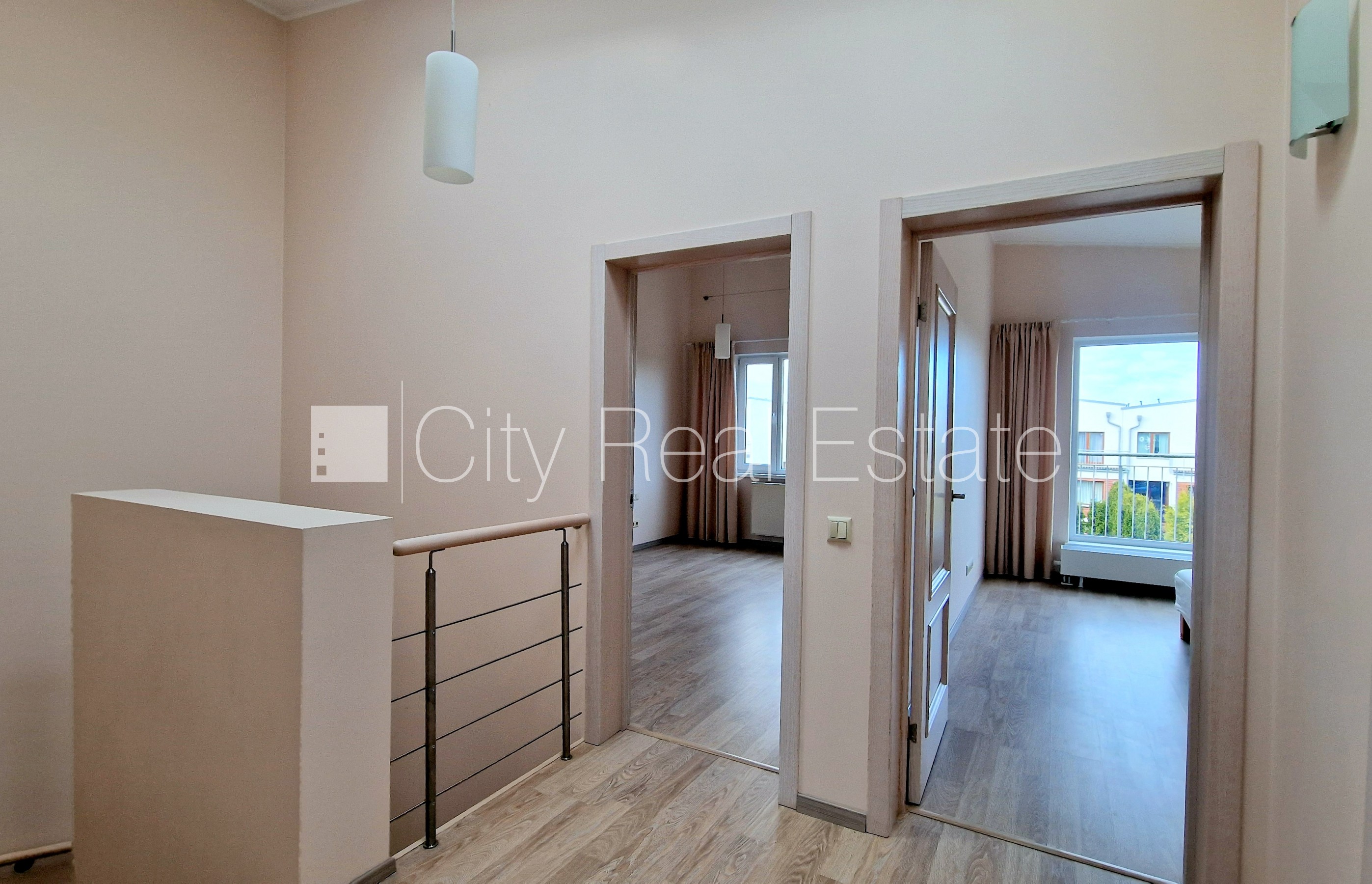 Sludinājumi. Rindu māja, energo efektīva māja, zaļā teritorija, labiekārtota apzaļumota teritorija, slēgts Cena: 270000 EUR Foto #5