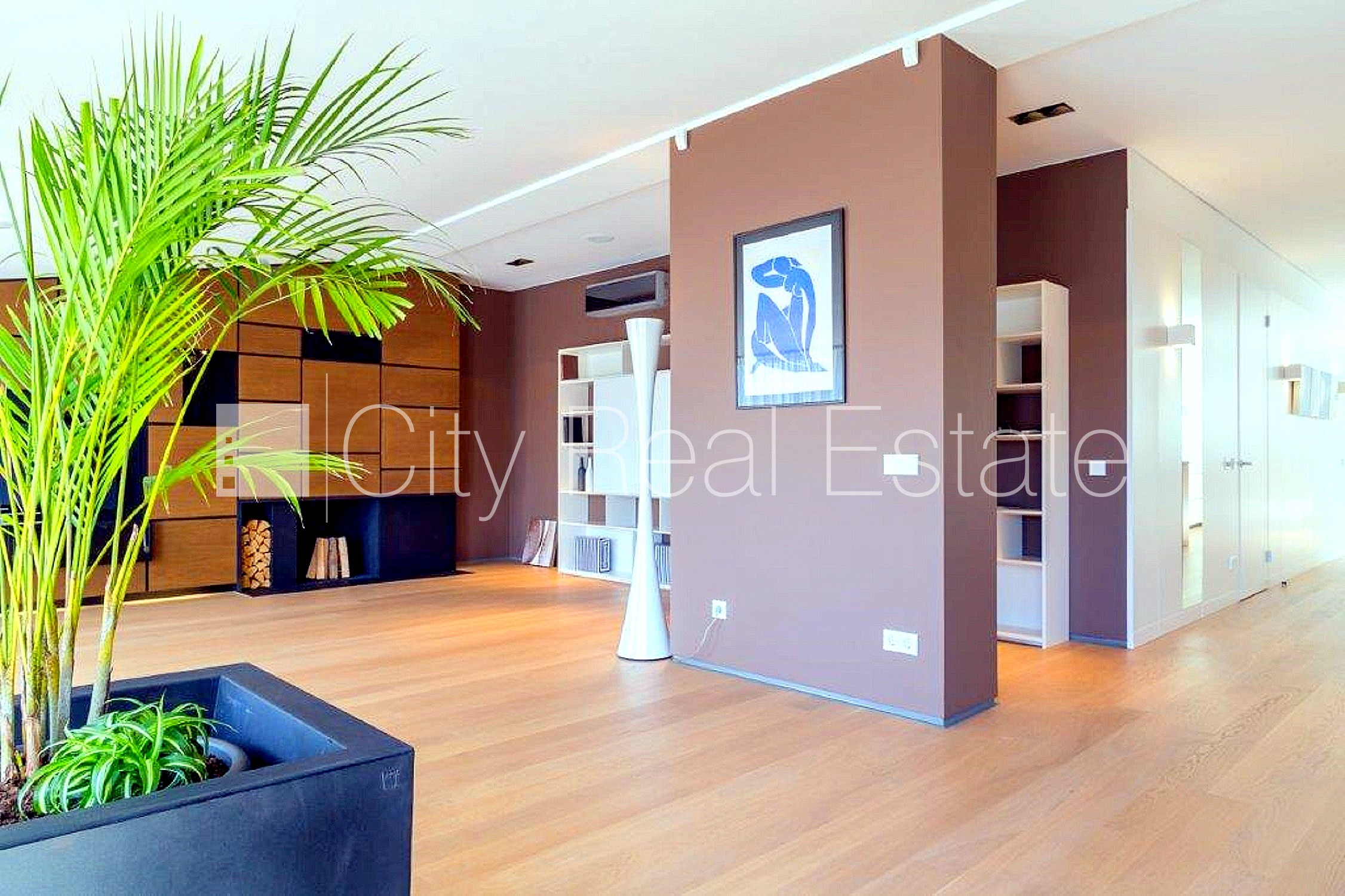 Sludinājumi. Fasādes māja, renovēta māja, labiekārtota apzaļumota teritorija, iespēja nomāt pazemes Cena: 750000 EUR Foto #11