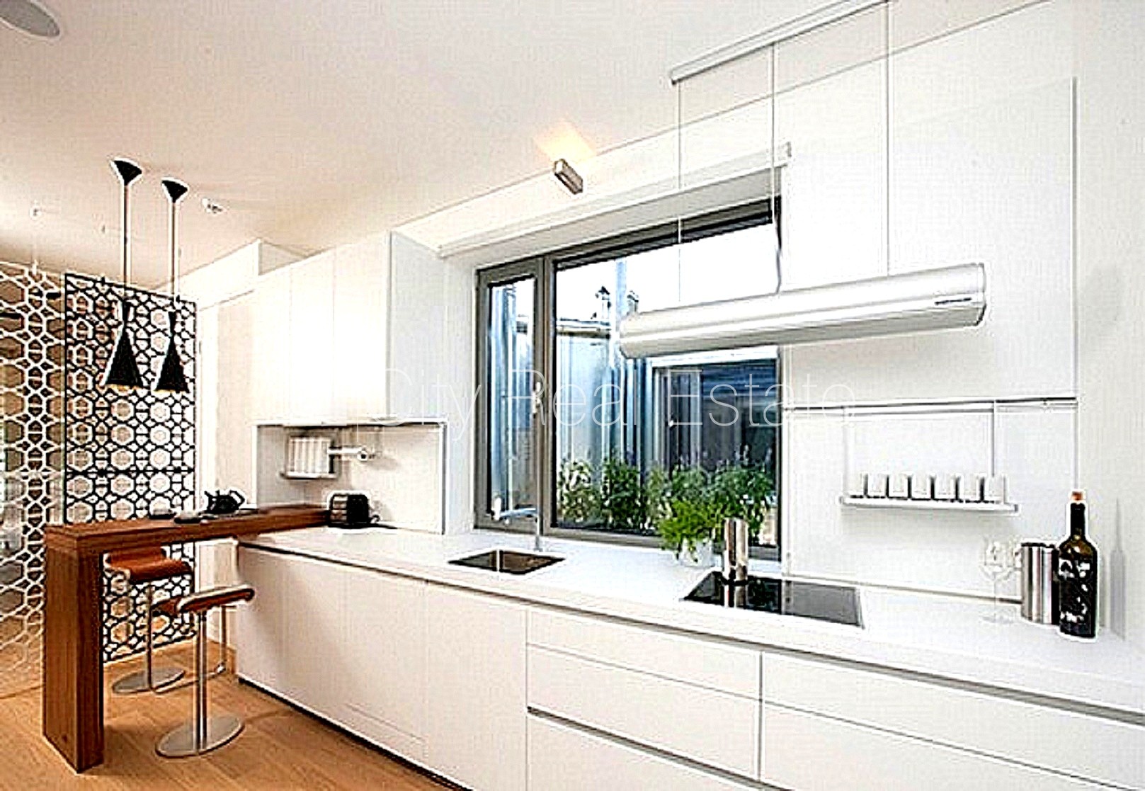 Sludinājumi. Fasādes māja, renovēta māja, labiekārtota apzaļumota teritorija, iespēja nomāt pazemes Cena: 750000 EUR Foto #14