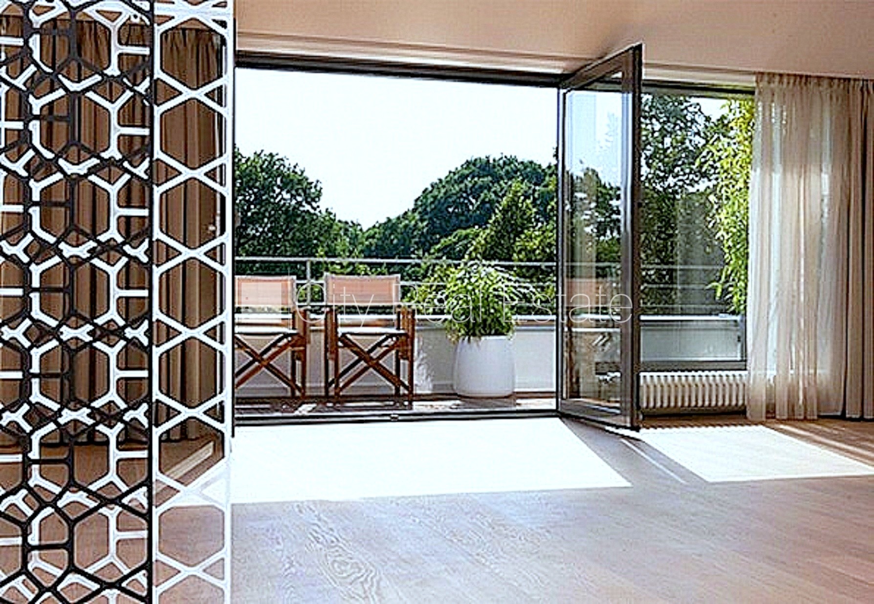 Sludinājumi. Fasādes māja, renovēta māja, labiekārtota apzaļumota teritorija, iespēja nomāt pazemes Cena: 750000 EUR Foto #3