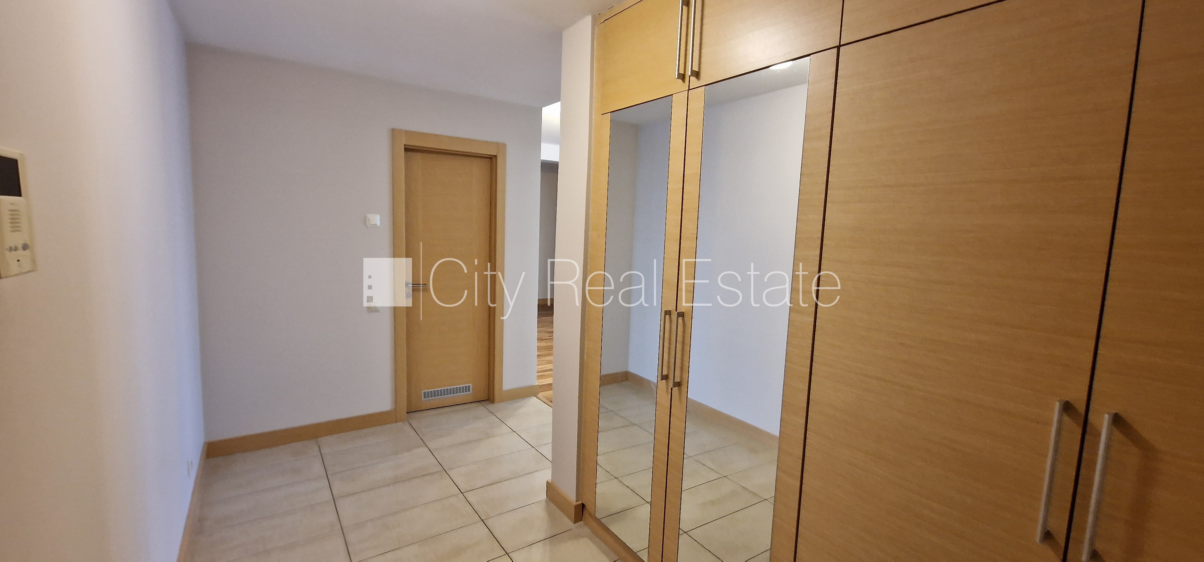 Sludinājumi. Projekts - Panorama Plaza, jaunceltne, vieta vairākām automašīnām, iespēja nomāt autostāvvietu, Cena: 1100 EUR/mēn Foto #21