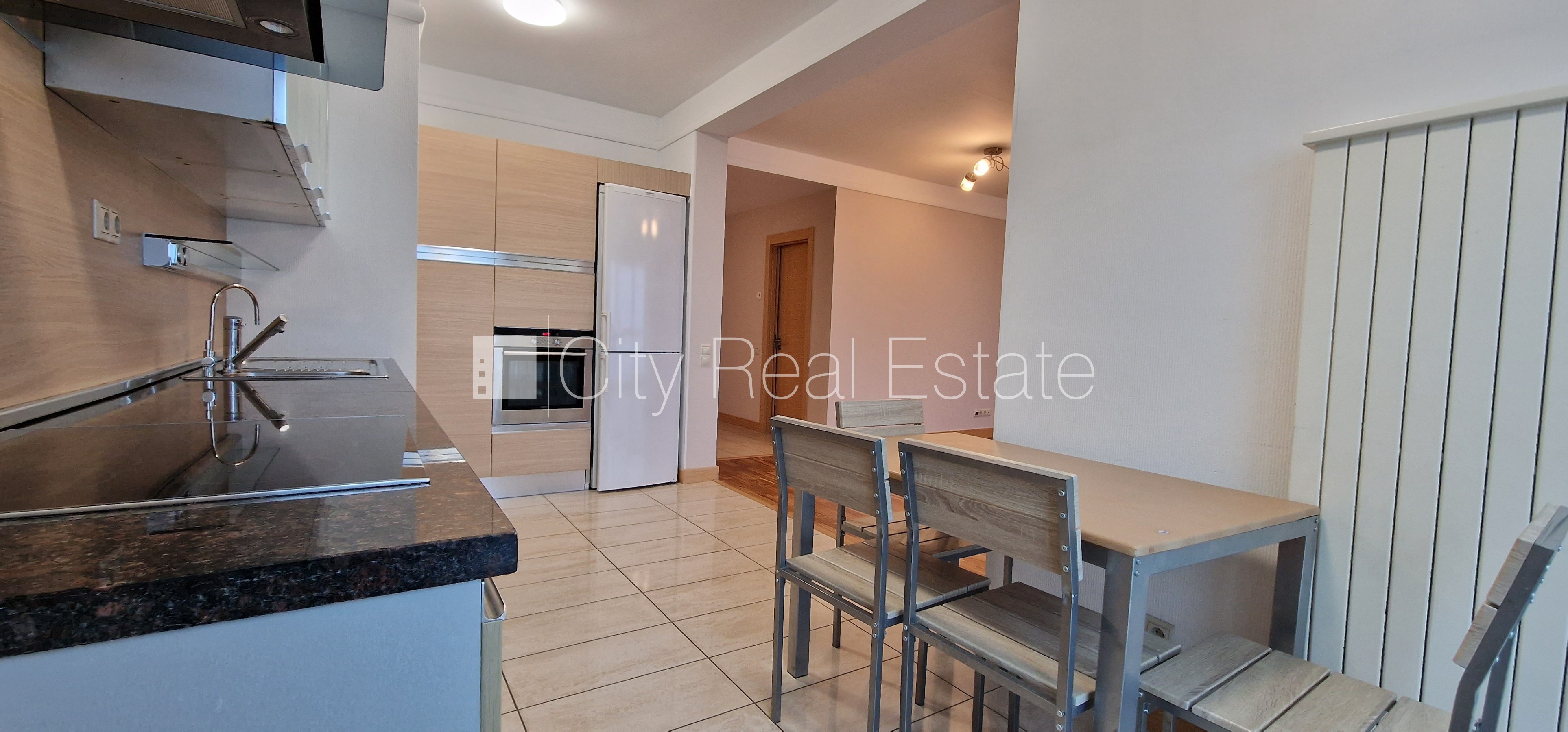 Sludinājumi. Projekts - Panorama Plaza, jaunceltne, vieta vairākām automašīnām, iespēja nomāt autostāvvietu, Cena: 1100 EUR/mēn Foto #4