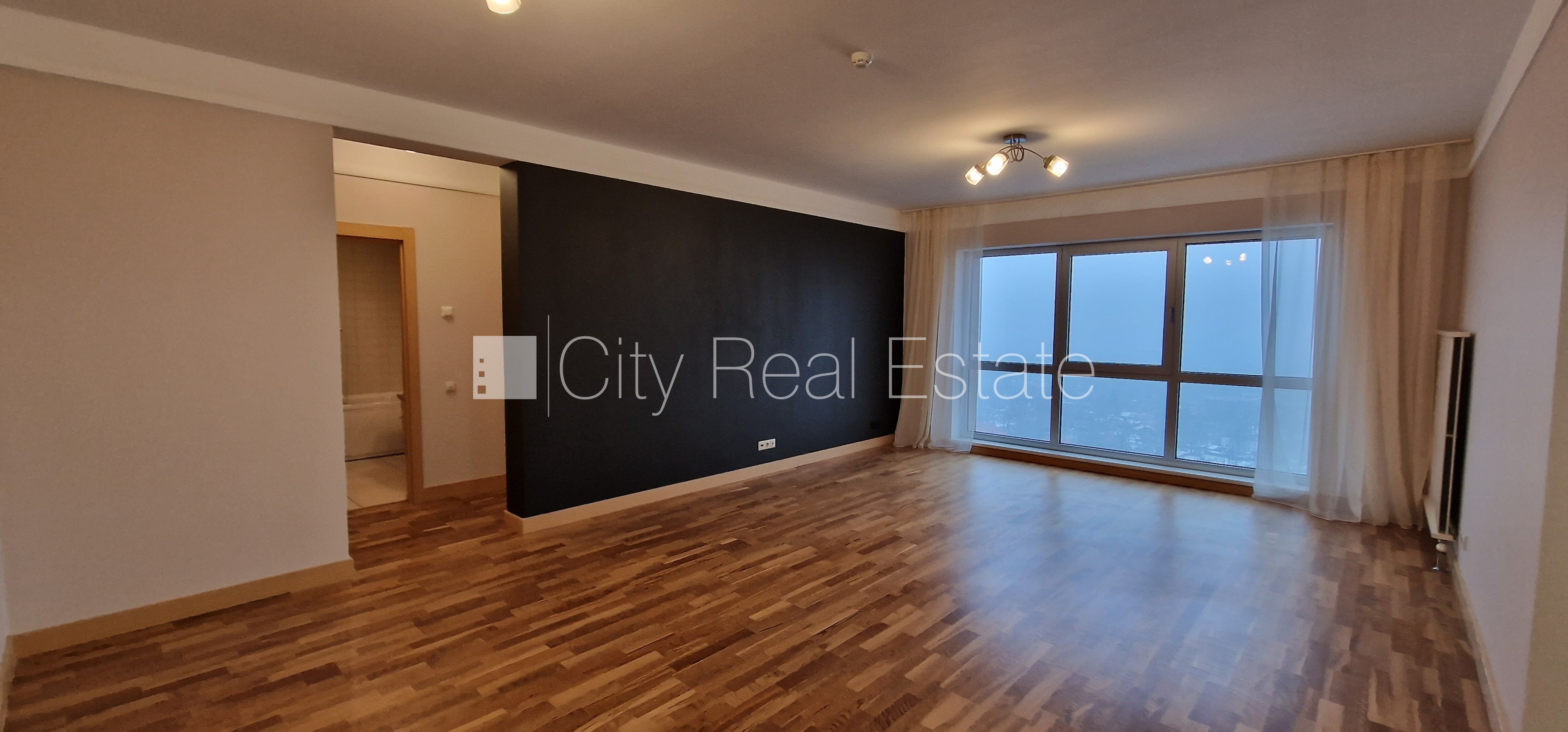 Sludinājumi. Projekts - Panorama Plaza, jaunceltne, vieta vairākām automašīnām, iespēja nomāt autostāvvietu, Cena: 1100 EUR/mēn Foto #7