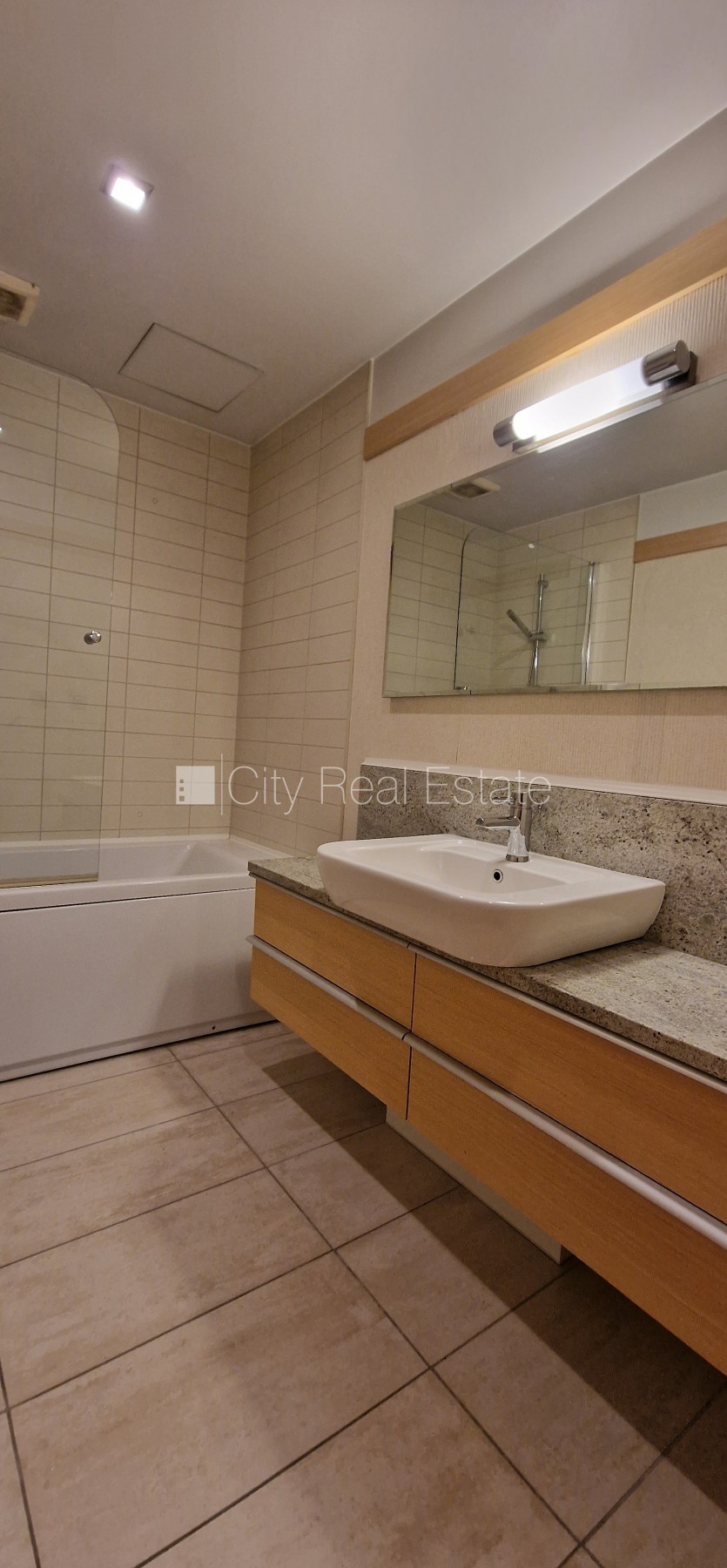 Sludinājumi. Projekts - Panorama Plaza, jaunceltne, vieta vairākām automašīnām, iespēja nomāt autostāvvietu, Cena: 1100 EUR/mēn Foto #13