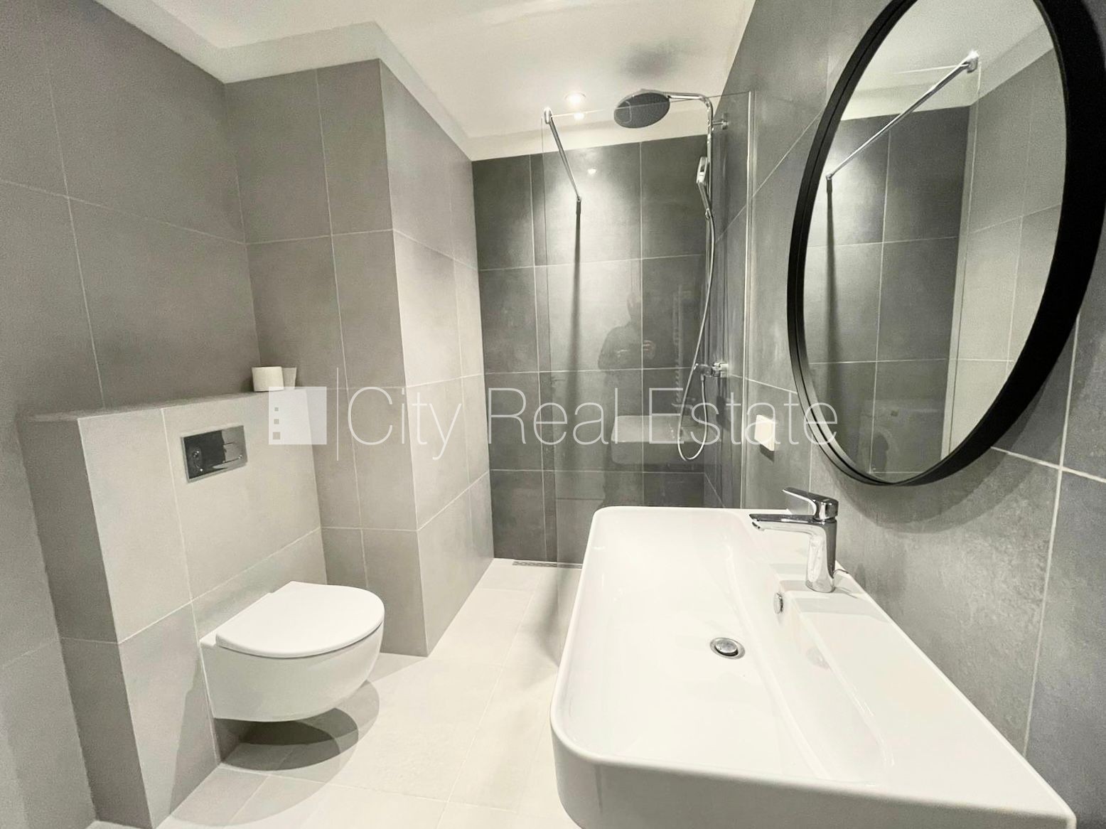 Sludinājumi. Jaunceltne, fasādes māja, labiekārtota apzaļumota teritorija, slēgts pagalms, pagalmā bērnu spēļu Cena: 850 EUR/mēn Foto #8