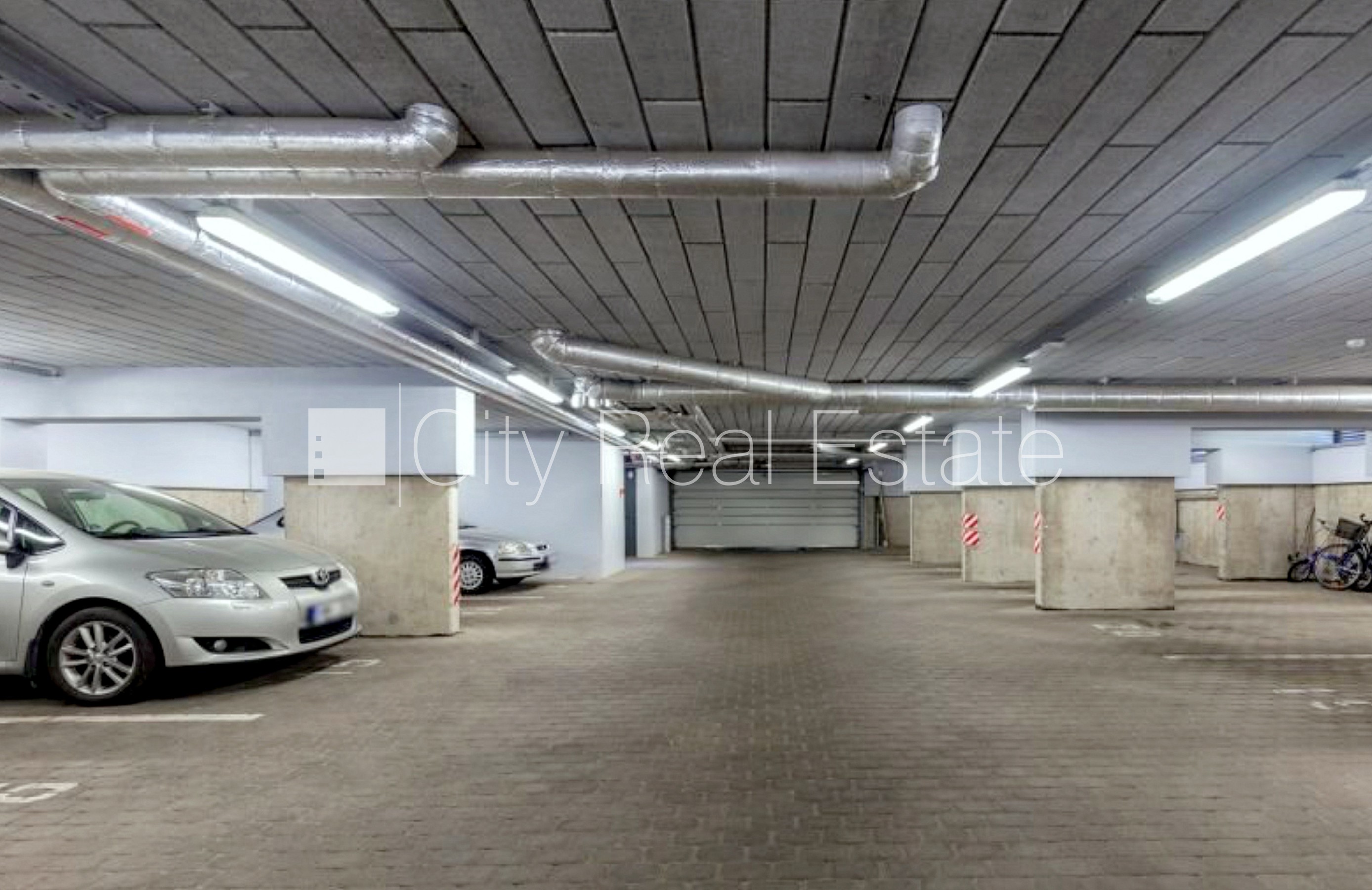 Sludinājumi. Jaunceltne, fasādes māja, labiekārtota apzaļumota teritorija, garāža vienai automašīnai, garāžas Cena: 215000 EUR Foto #14