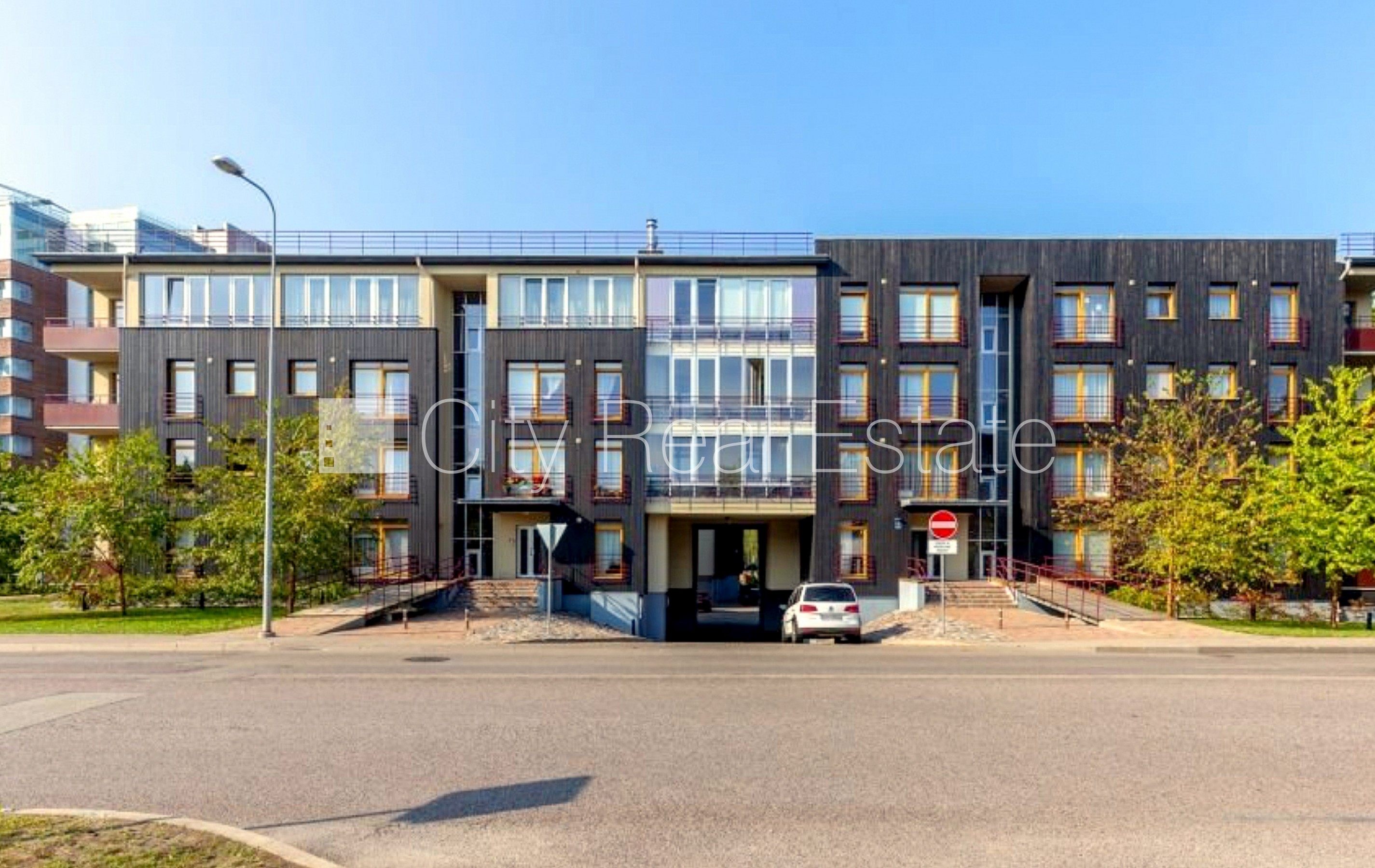 Sludinājumi. Jaunceltne, fasādes māja, labiekārtota apzaļumota teritorija, garāža vienai automašīnai, garāžas Cena: 215000 EUR Foto #15