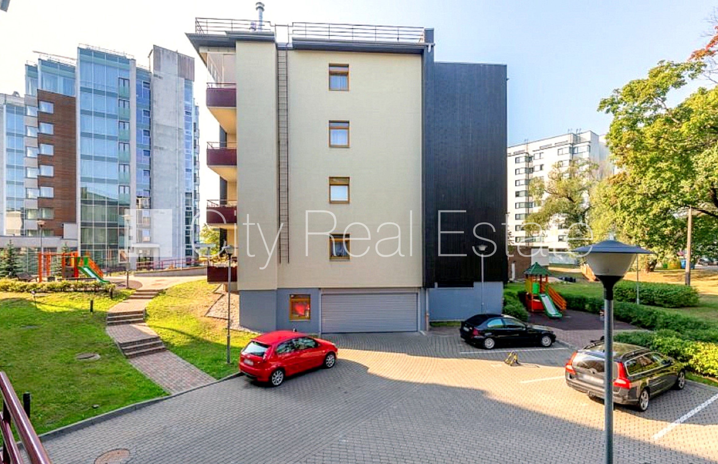 Sludinājumi. Jaunceltne, fasādes māja, labiekārtota apzaļumota teritorija, garāža vienai automašīnai, garāžas Cena: 215000 EUR Foto #10