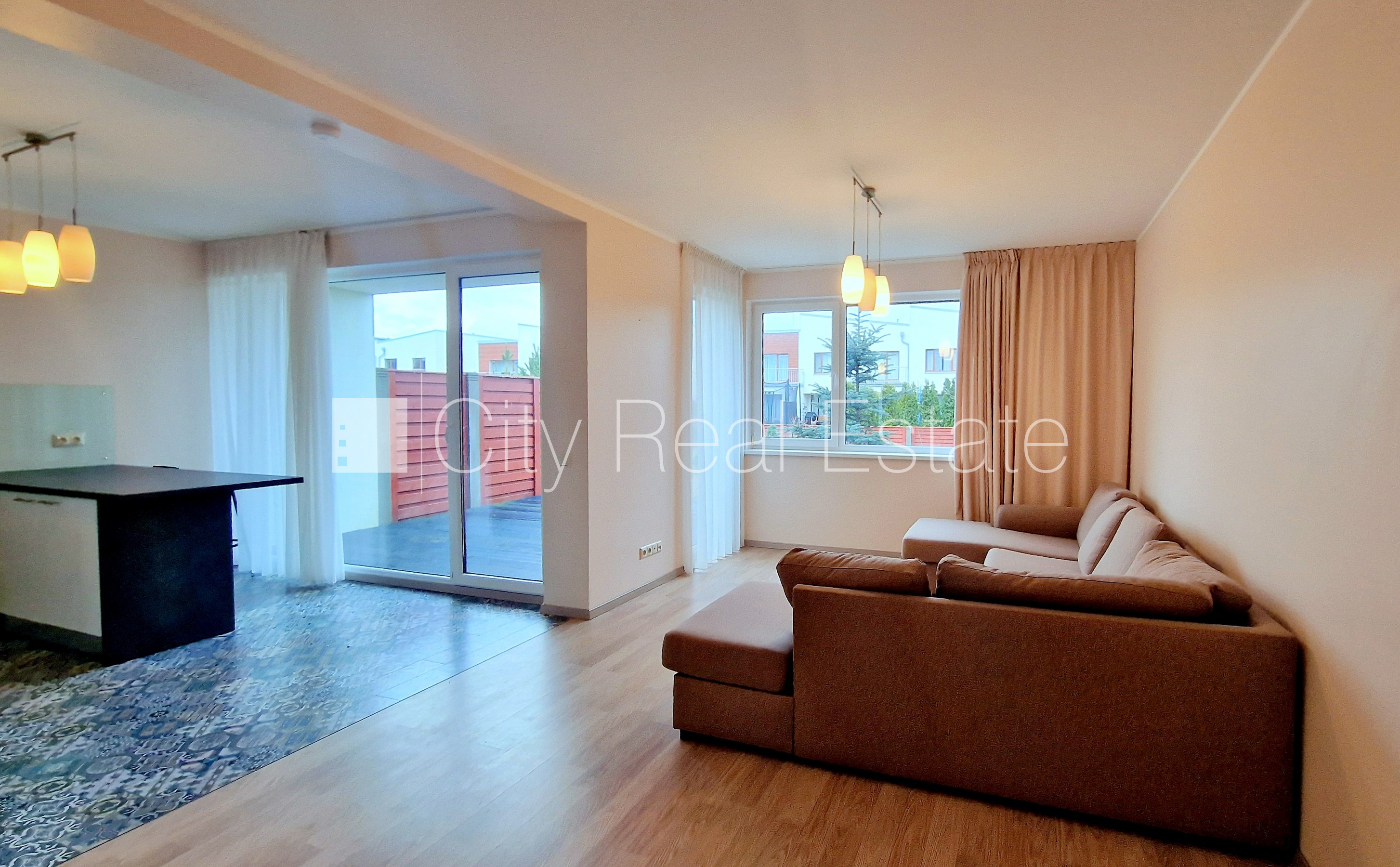 Sludinājumi. Projekts - Saliena, rindu māja, jaunceltne, labiekārtota apzaļumota teritorija 300 m2, iežogota Cena: 2100 EUR/mēn Foto #4