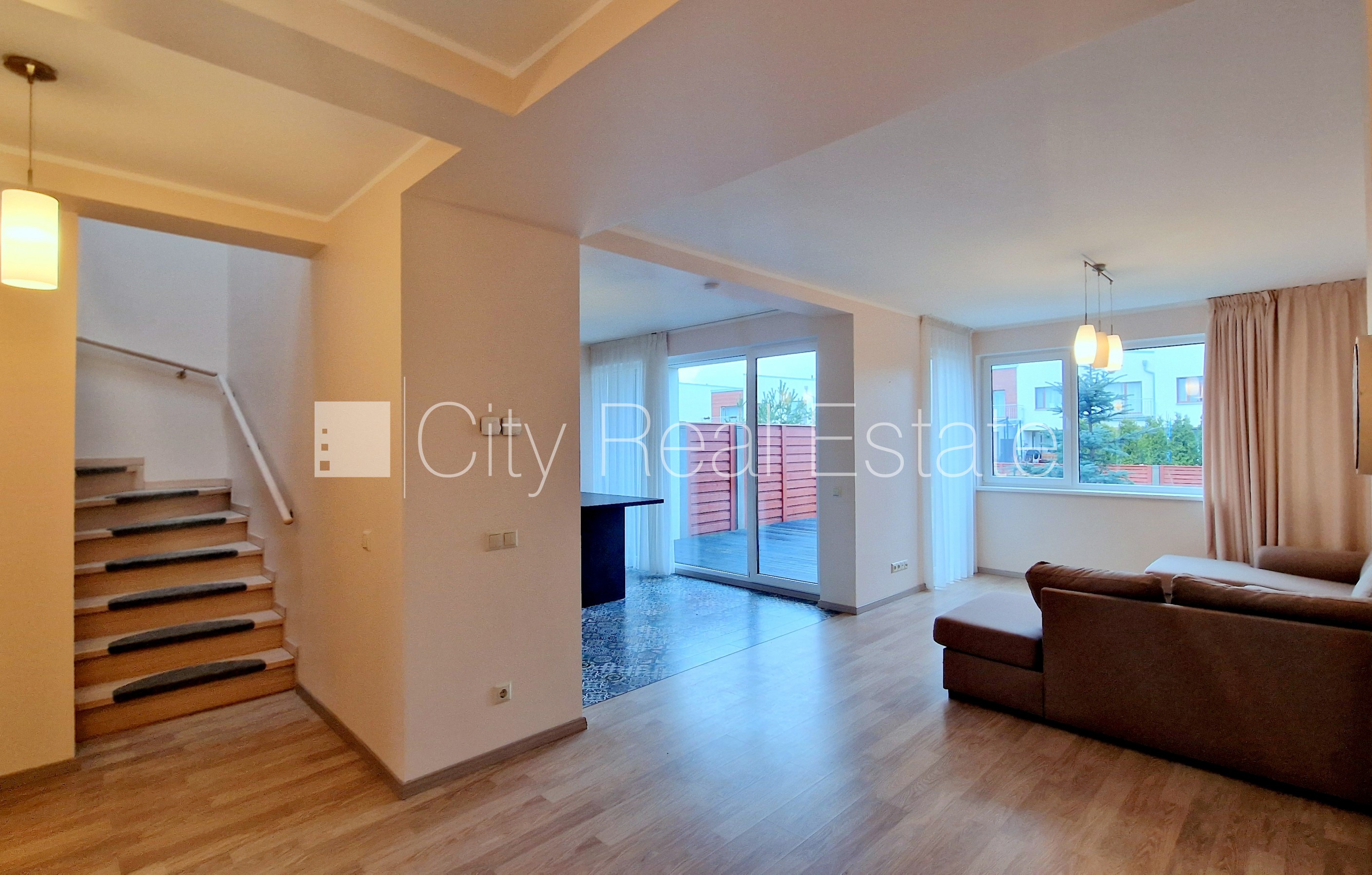 Sludinājumi. Projekts - Saliena, rindu māja, jaunceltne, labiekārtota apzaļumota teritorija 300 m2, iežogota Cena: 2100 EUR/mēn Foto #17