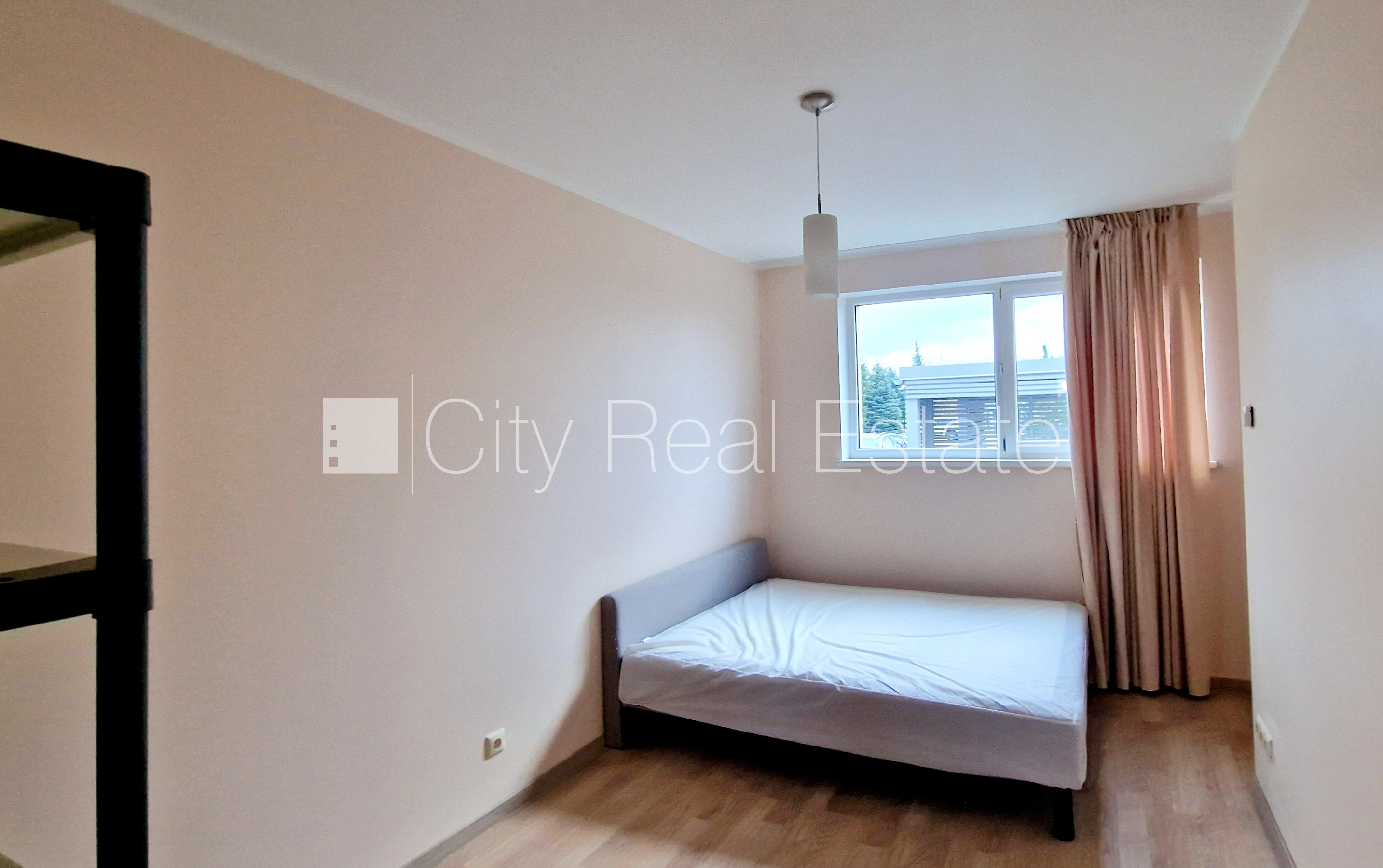 Sludinājumi. Projekts - Saliena, rindu māja, jaunceltne, labiekārtota apzaļumota teritorija 300 m2, iežogota Cena: 2100 EUR/mēn Foto #16