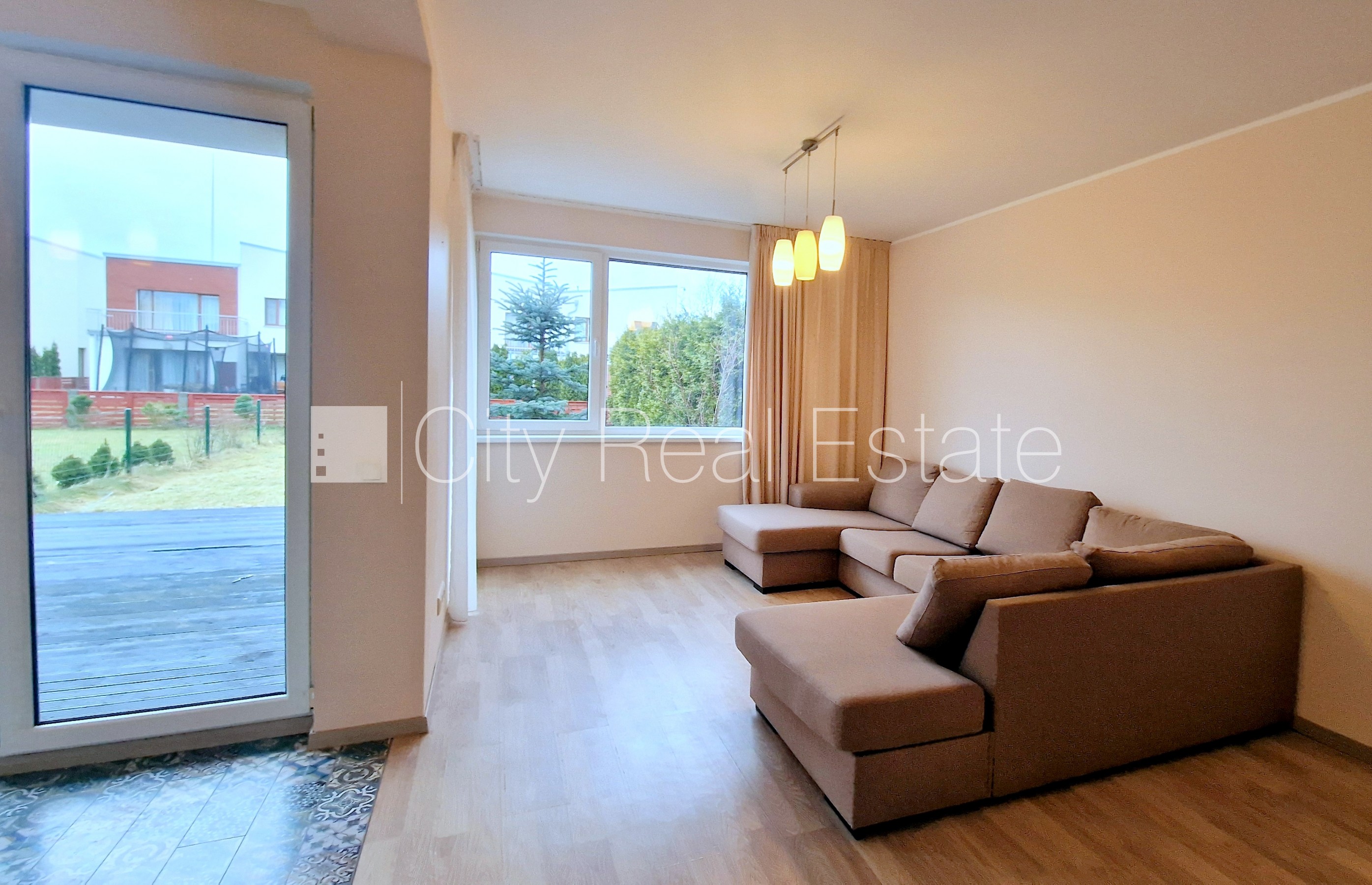 Sludinājumi. Projekts - Saliena, rindu māja, jaunceltne, labiekārtota apzaļumota teritorija 300 m2, iežogota Cena: 2100 EUR/mēn Foto #5