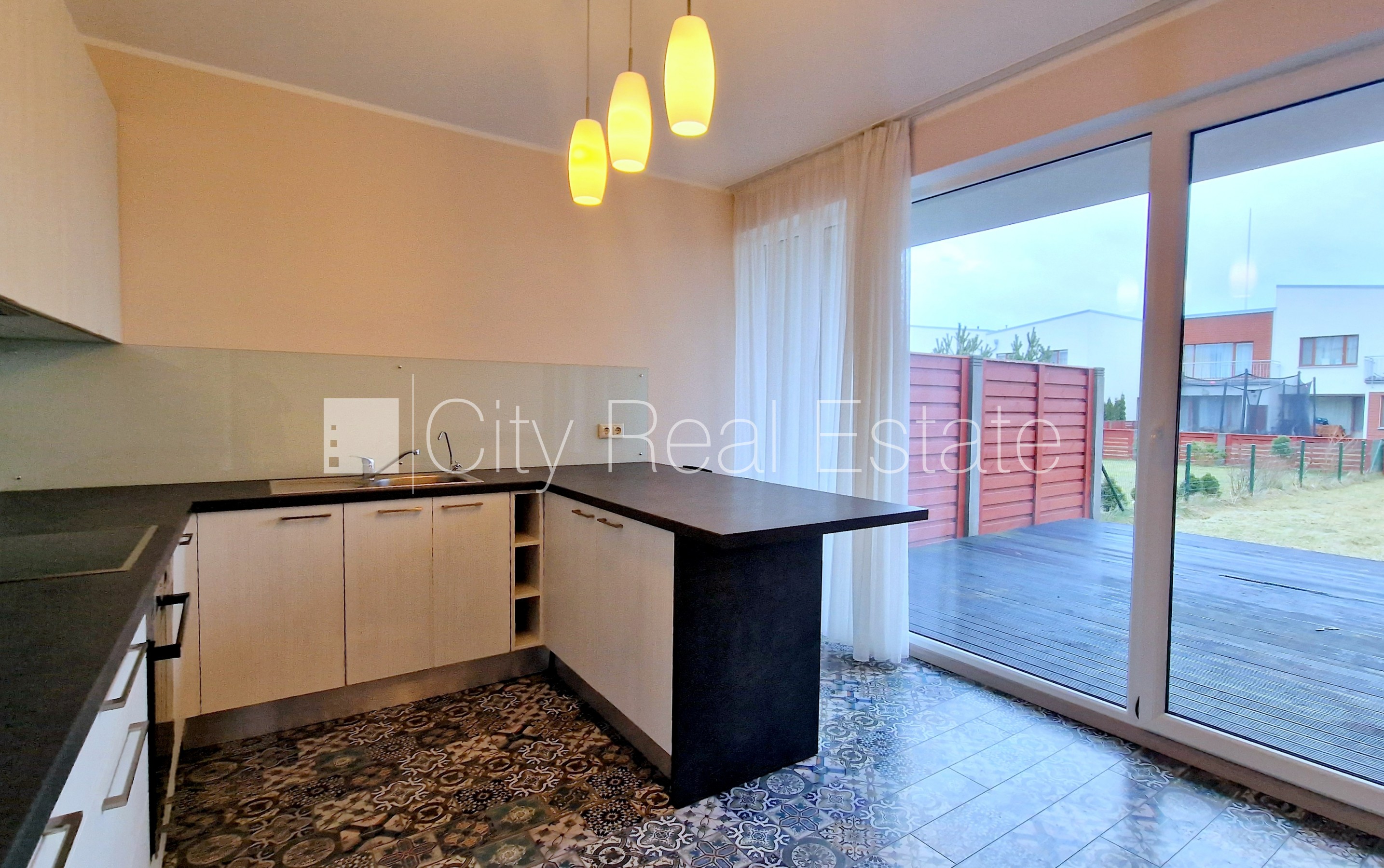 Sludinājumi. Projekts - Saliena, rindu māja, jaunceltne, labiekārtota apzaļumota teritorija 300 m2, iežogota Cena: 2100 EUR/mēn Foto #9