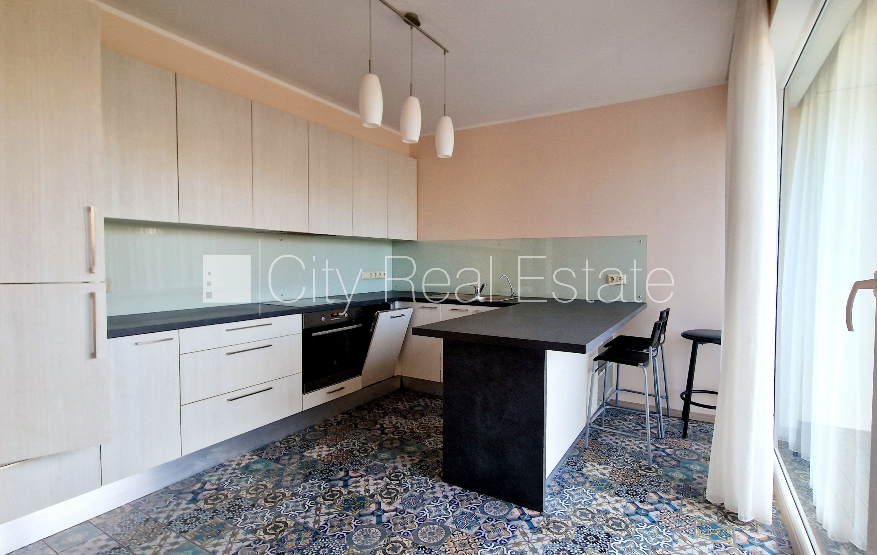 Sludinājumi. Projekts - Saliena, rindu māja, jaunceltne, labiekārtota apzaļumota teritorija 300 m2, iežogota Cena: 2100 EUR/mēn Foto #14