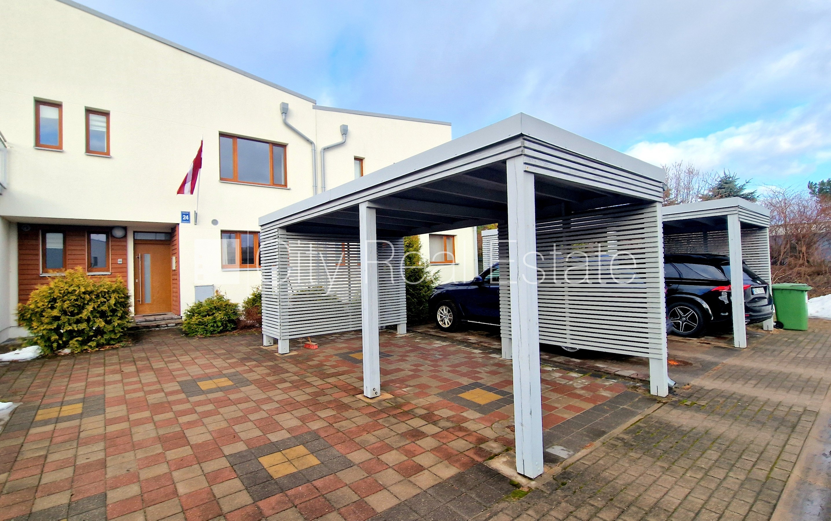 Sludinājumi. Projekts - Saliena, rindu māja, jaunceltne, labiekārtota apzaļumota teritorija 300 m2, iežogota Cena: 2100 EUR/mēn Foto #1