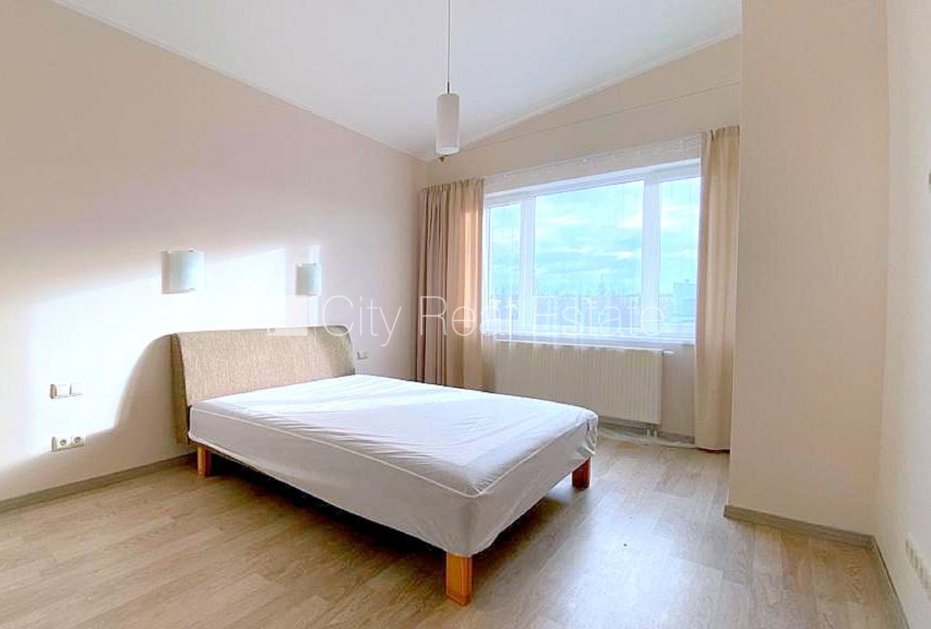 Sludinājumi. Projekts - Saliena, rindu māja, jaunceltne, labiekārtota apzaļumota teritorija 300 m2, iežogota Cena: 2100 EUR/mēn Foto #22