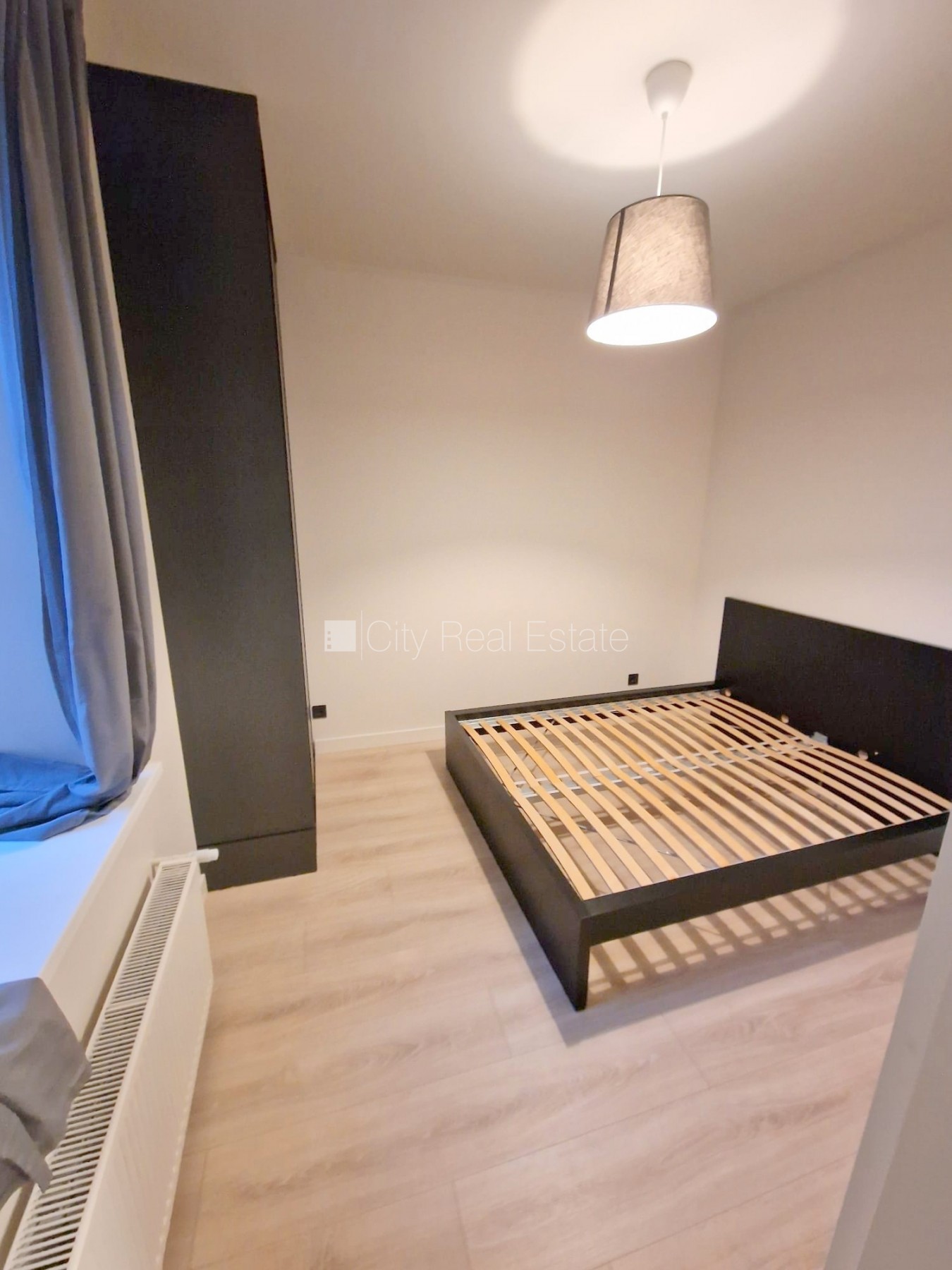 Sludinājumi. Fasādes māja, renovēta māja, slēgts pagalms, ieeja no ielas, ir lifts, kāpņu telpa pēc kapitālā Cena: 510 EUR/mēn Foto #11