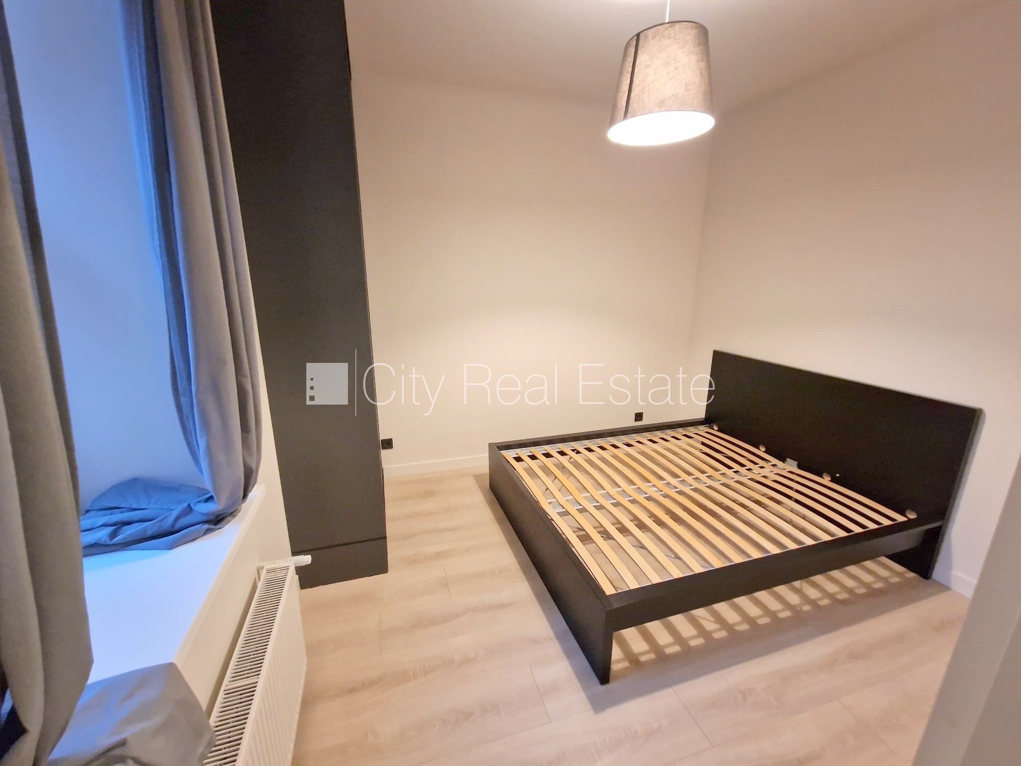 Sludinājumi. Fasādes māja, renovēta māja, slēgts pagalms, ieeja no ielas, ir lifts, kāpņu telpa pēc kapitālā Cena: 510 EUR/mēn Foto #8