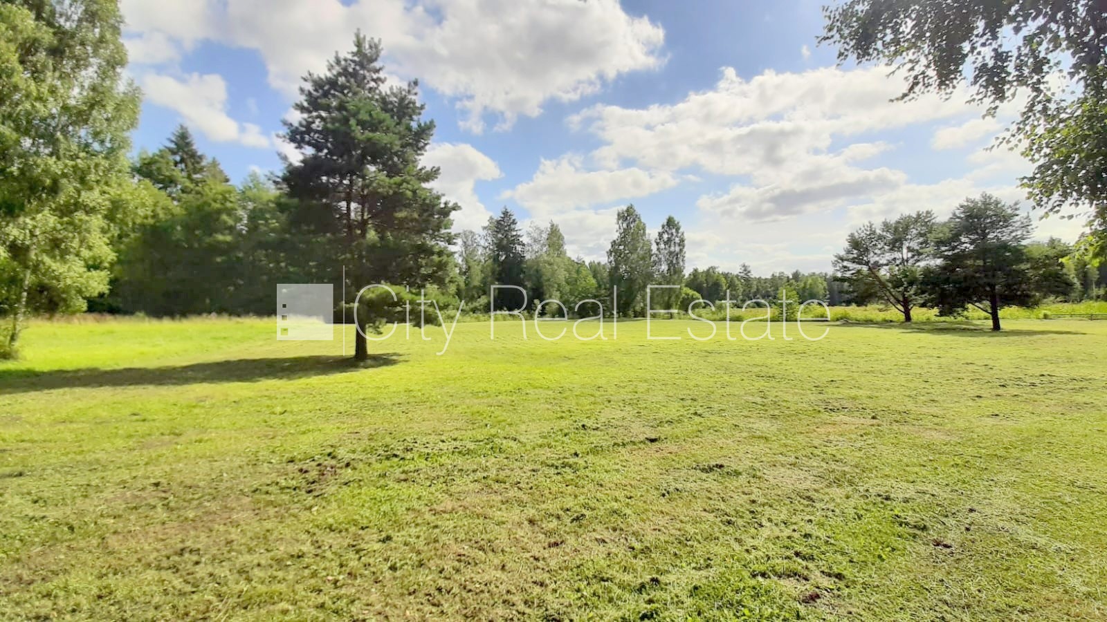 Sludinājumi. Iespējama mazstāvu apbūve, atļauts būvēt vienstāvu ēku, atļauts būvēt divu stāvu ēku, līdz jūrai Cena: 66000 EUR Foto #1