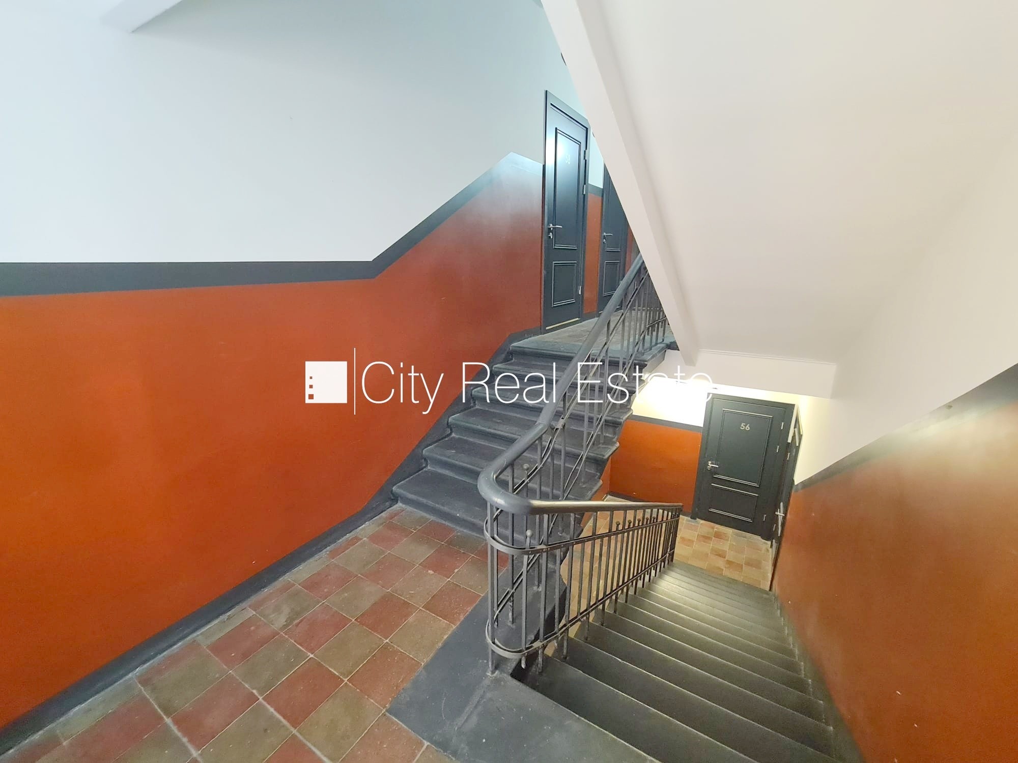 Sludinājumi. Pagalma ēka, renovēta māja, slēgts pagalms, ieeja no ielas un pagalma, kāpņu telpa pēc kapitālā Cena: 340 EUR/mēn Foto #17