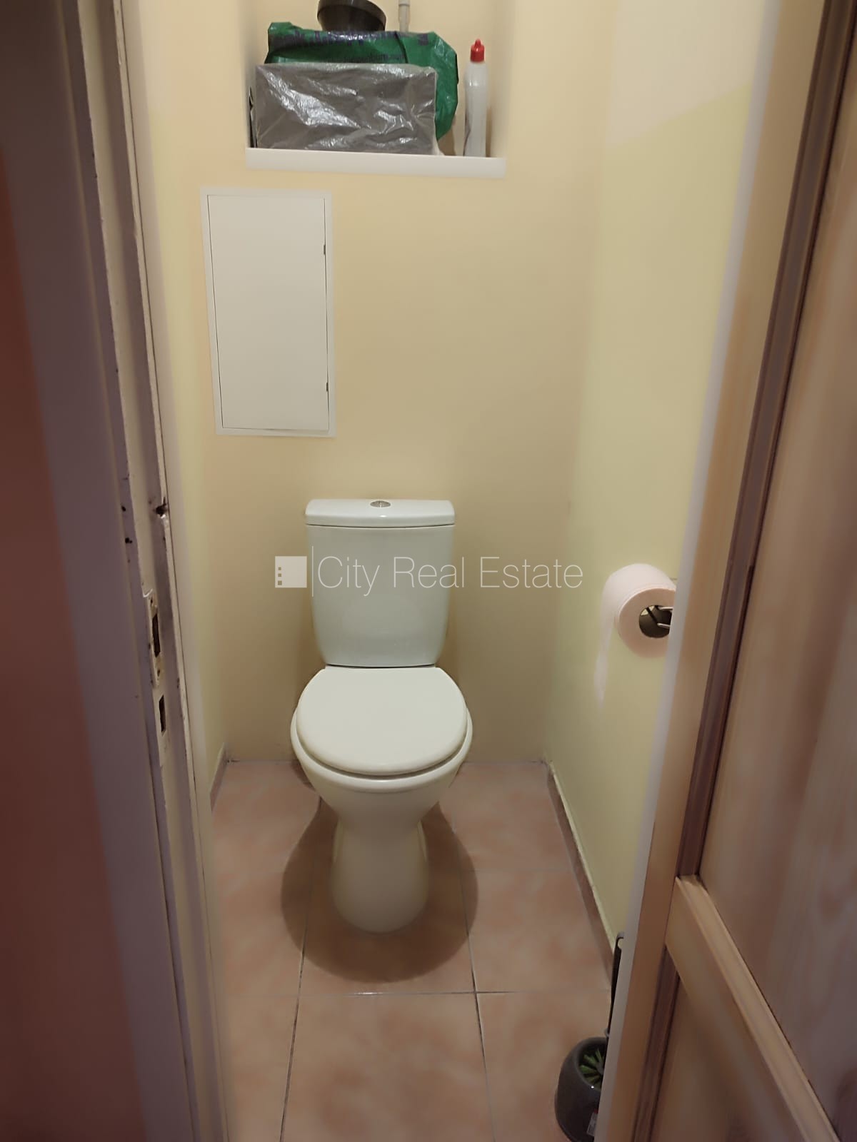 Sludinājumi. Dzīvokļu skaits ēkā  4 gab., zaļā teritorija, bezmaksas stāvvieta pagalmā, ieeja no pagalma, logi Cena: 42000 EUR Foto #8