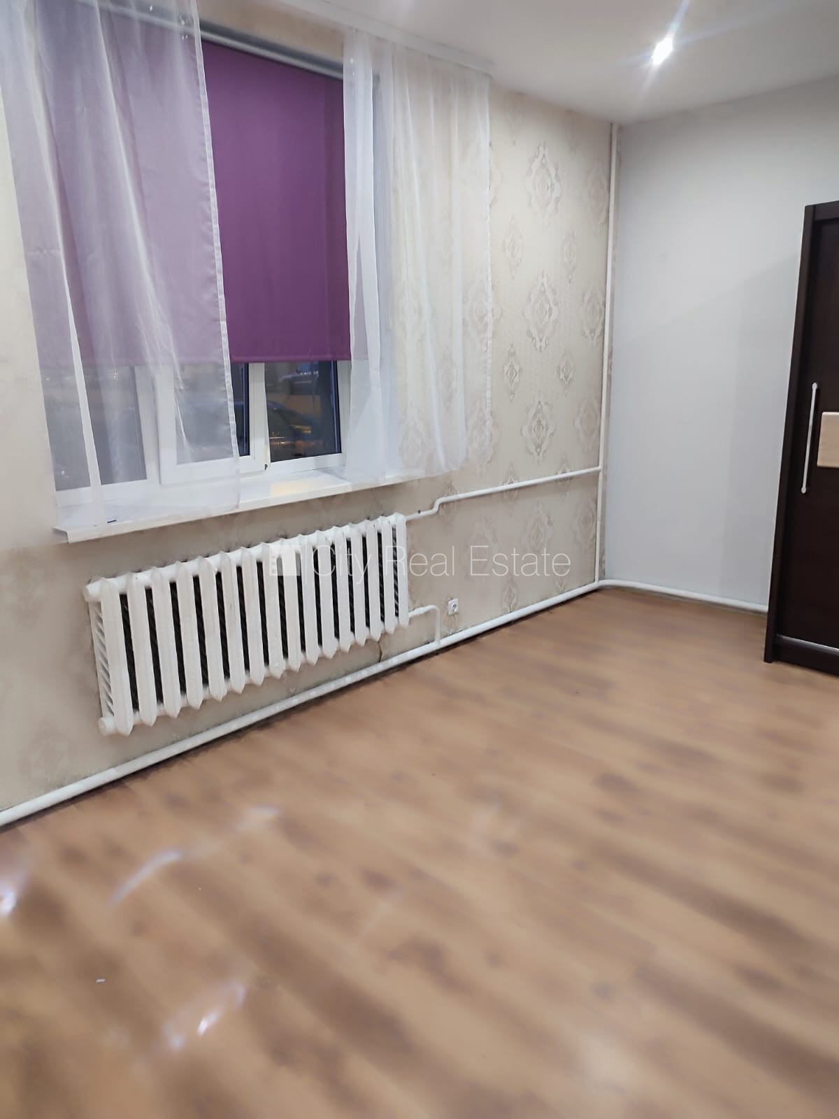 Sludinājumi. Dzīvokļu skaits ēkā  4 gab., zaļā teritorija, bezmaksas stāvvieta pagalmā, ieeja no pagalma, logi Cena: 42000 EUR Foto #3