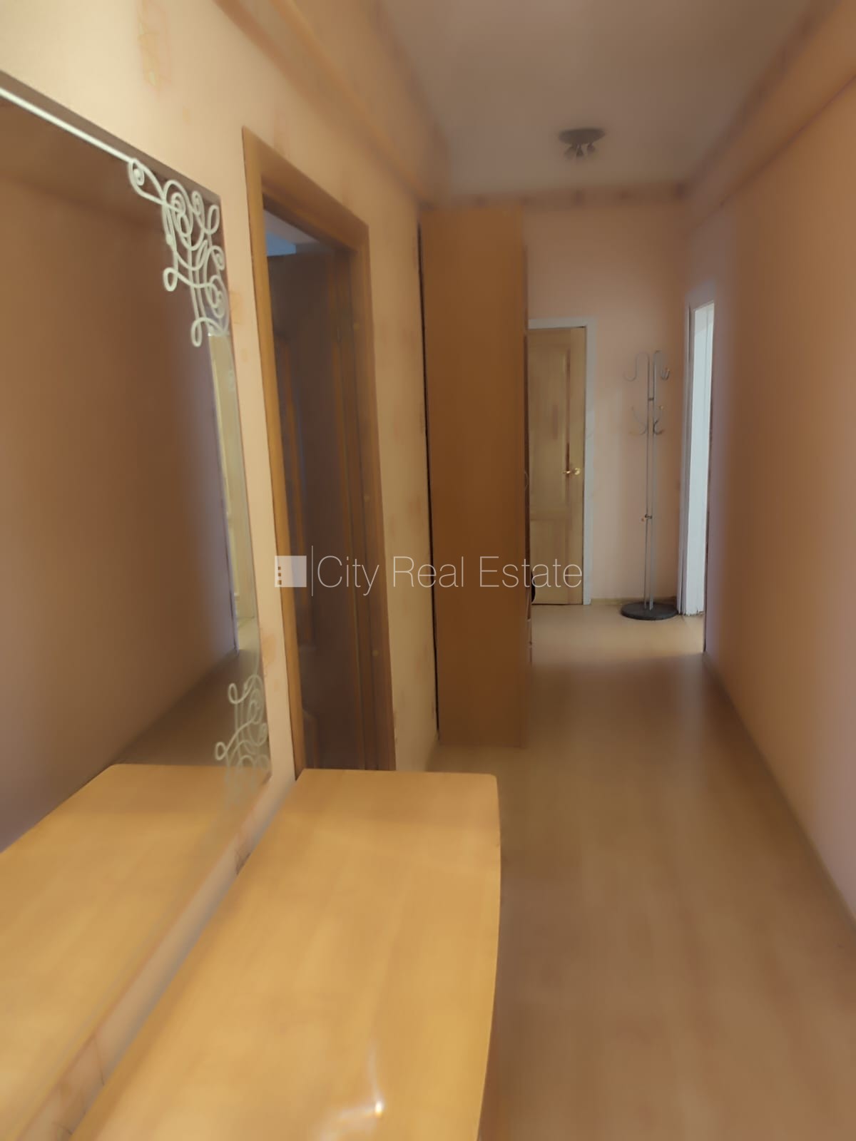 Sludinājumi. Dzīvokļu skaits ēkā  4 gab., zaļā teritorija, bezmaksas stāvvieta pagalmā, ieeja no pagalma, logi Cena: 42000 EUR Foto #9