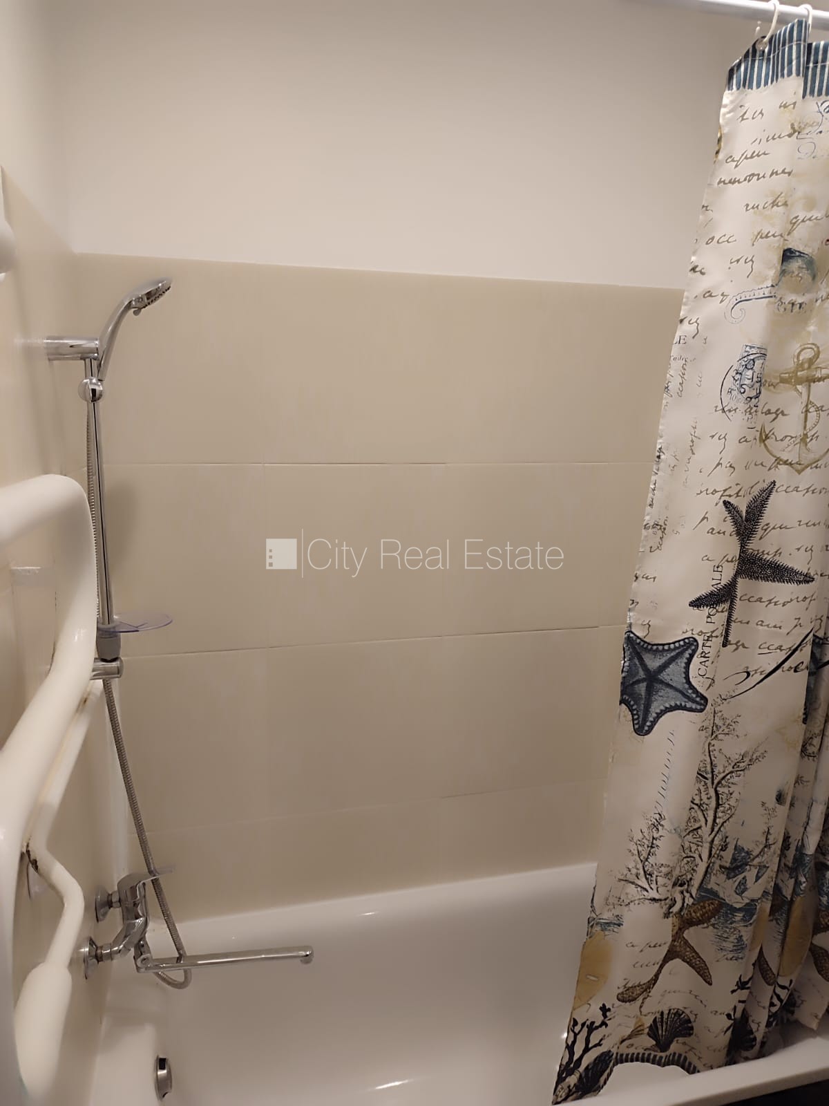 Sludinājumi. Dzīvokļu skaits ēkā  4 gab., zaļā teritorija, bezmaksas stāvvieta pagalmā, ieeja no pagalma, logi Cena: 42000 EUR Foto #7