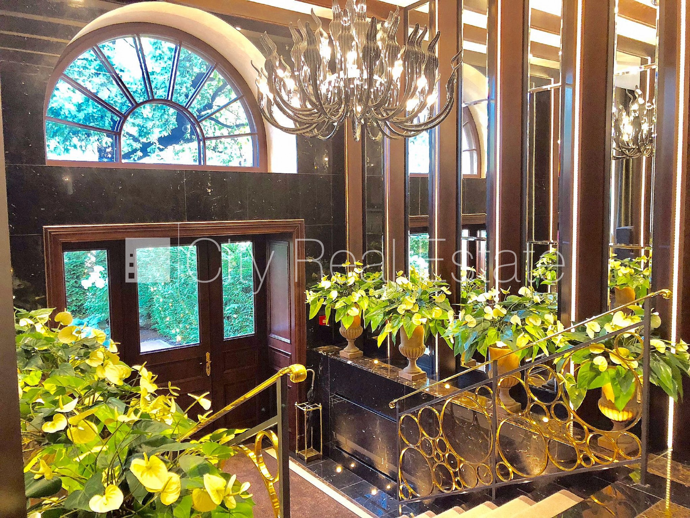 Sludinājumi. Fasādes māja, renovēta māja, labiekārtota apzaļumota teritorija, iespēja nomāt autostāvvietu, Cena: 225000 EUR Foto #20