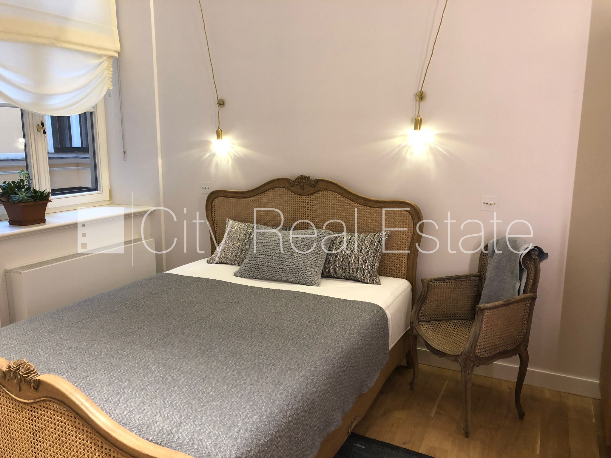 Sludinājumi. Fasādes māja, renovēta māja, labiekārtota apzaļumota teritorija, iespēja nomāt autostāvvietu, Cena: 225000 EUR Foto #12