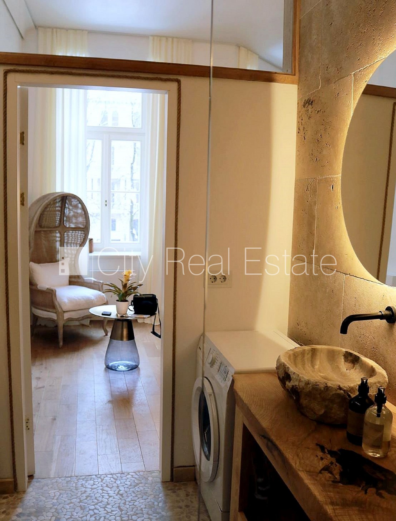 Sludinājumi. Fasādes māja, renovēta māja, labiekārtota apzaļumota teritorija, iespēja nomāt autostāvvietu, Cena: 225000 EUR Foto #16