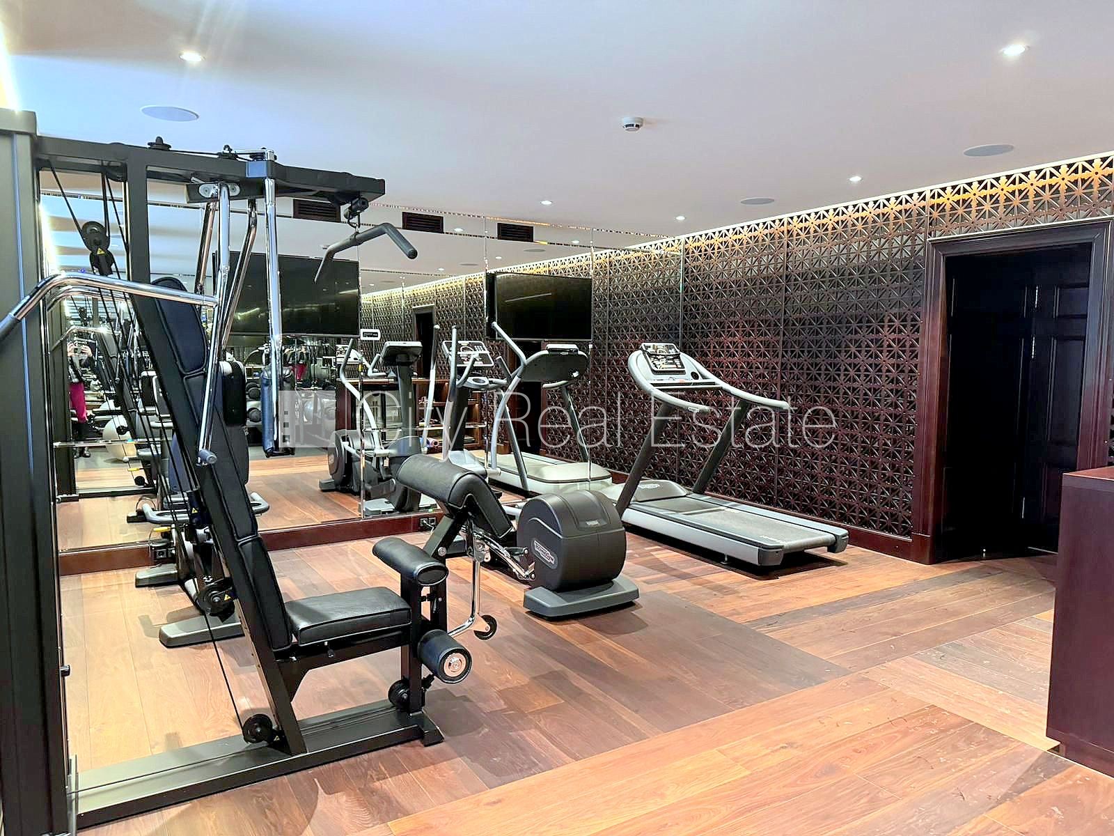 Sludinājumi. Fasādes māja, renovēta māja, labiekārtota apzaļumota teritorija, iespēja nomāt autostāvvietu, Cena: 225000 EUR Foto #22