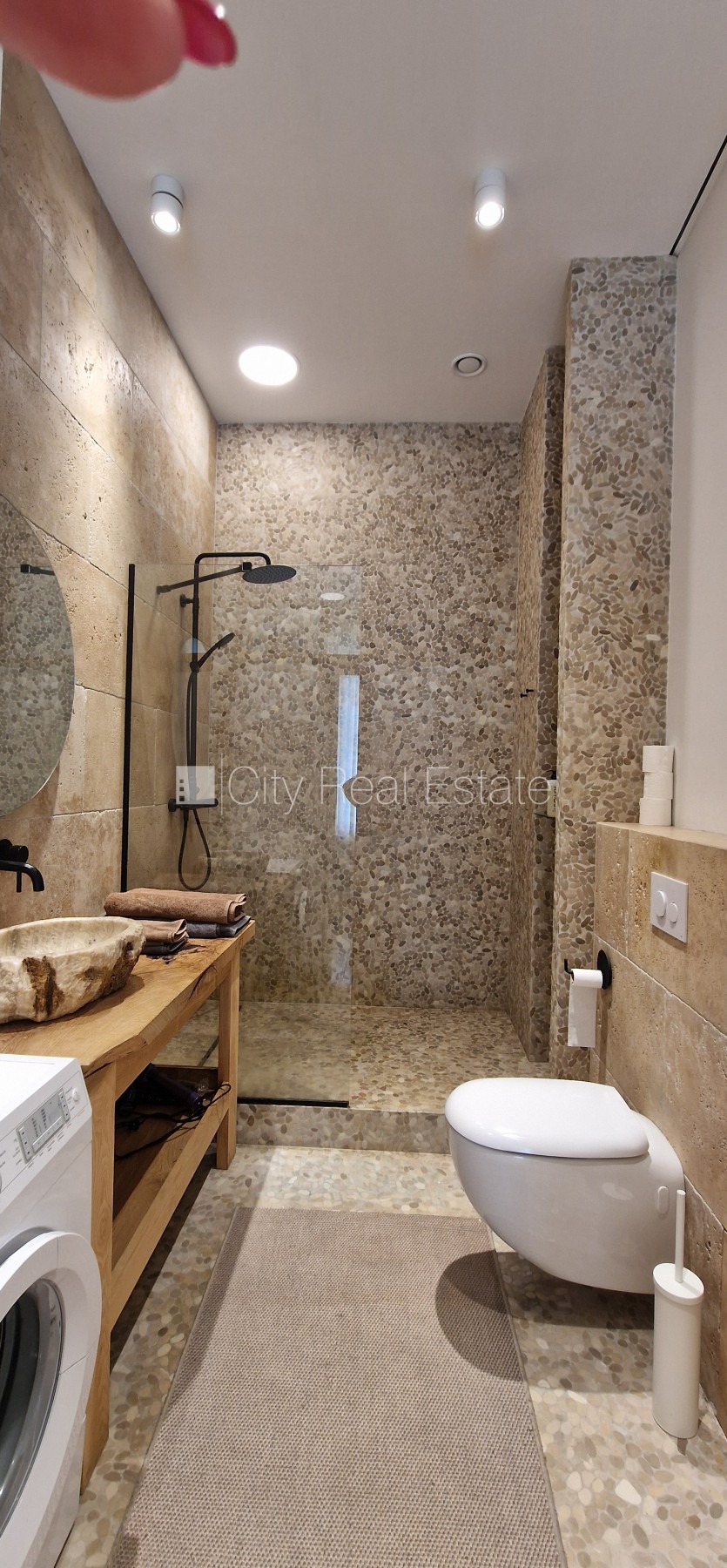 Sludinājumi. Fasādes māja, renovēta māja, labiekārtota apzaļumota teritorija, iespēja nomāt autostāvvietu, Cena: 225000 EUR Foto #14