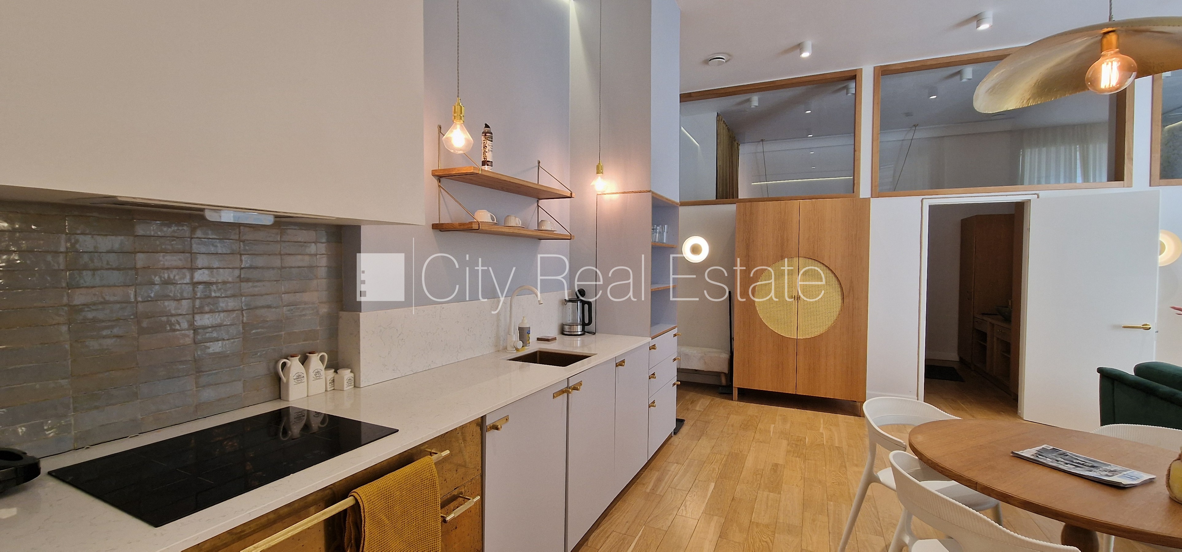 Sludinājumi. Fasādes māja, renovēta māja, labiekārtota apzaļumota teritorija, iespēja nomāt autostāvvietu, Cena: 225000 EUR Foto #8