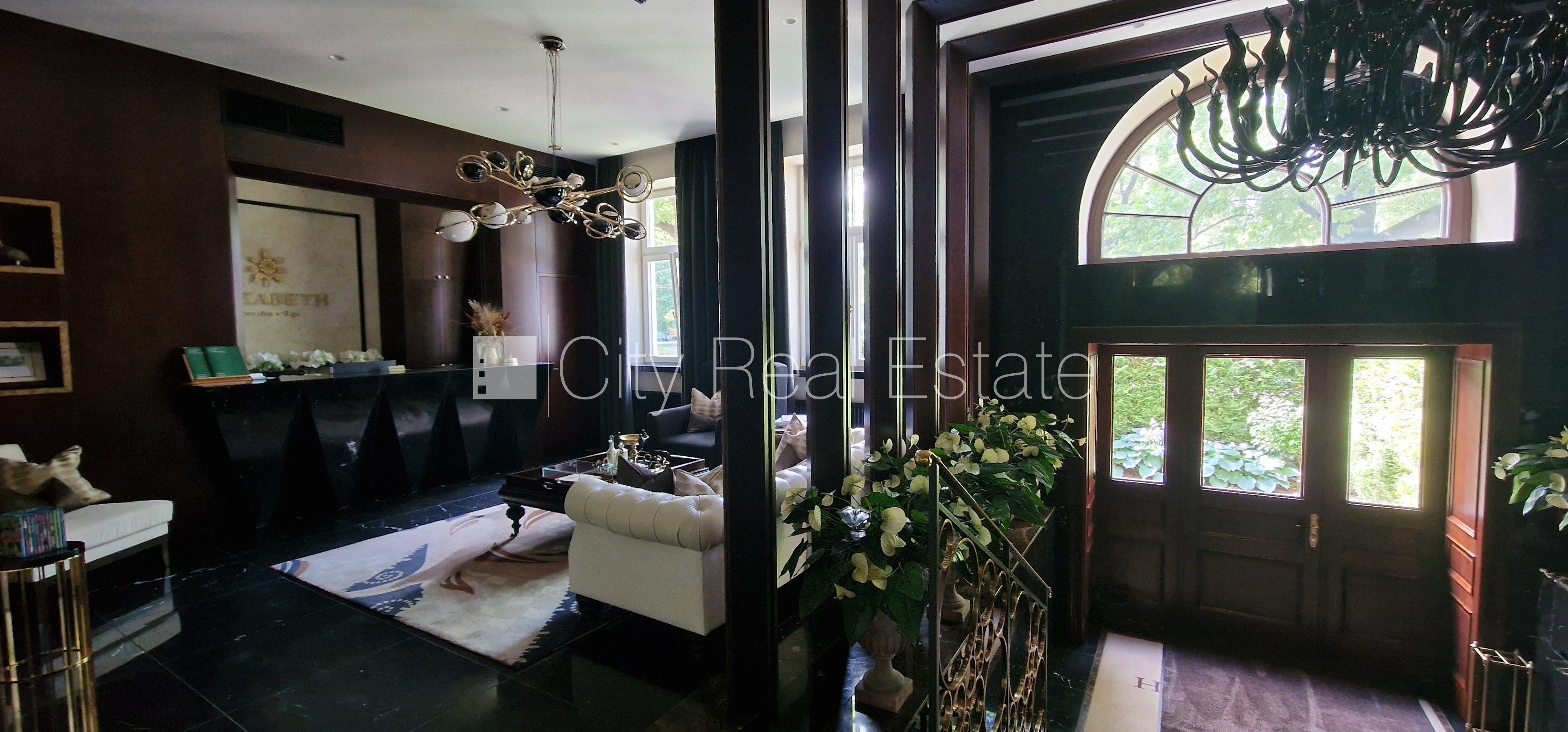 Sludinājumi. Fasādes māja, renovēta māja, labiekārtota apzaļumota teritorija, iespēja nomāt autostāvvietu, Cena: 225000 EUR Foto #18