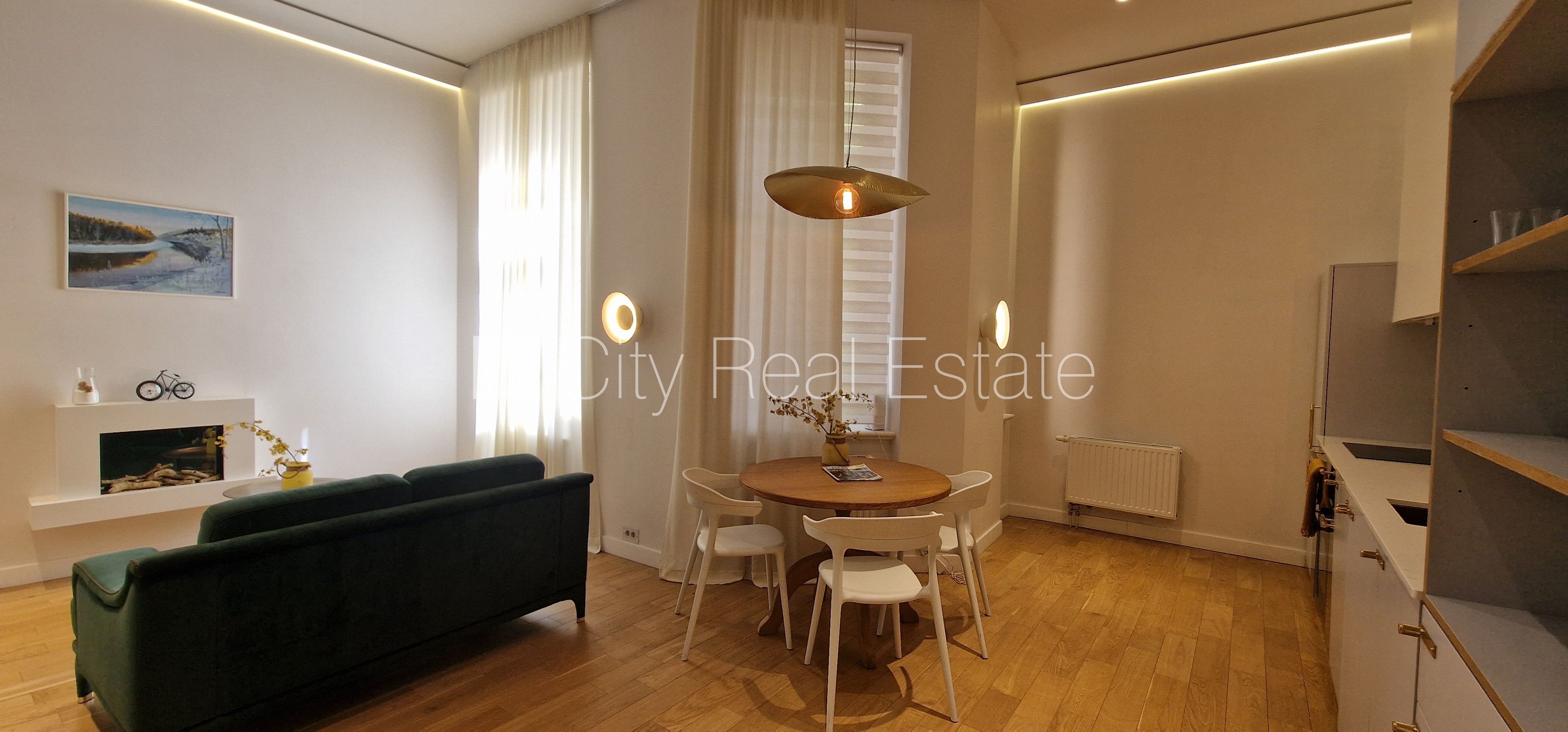 Sludinājumi. Fasādes māja, renovēta māja, labiekārtota apzaļumota teritorija, iespēja nomāt autostāvvietu, Cena: 225000 EUR Foto #2