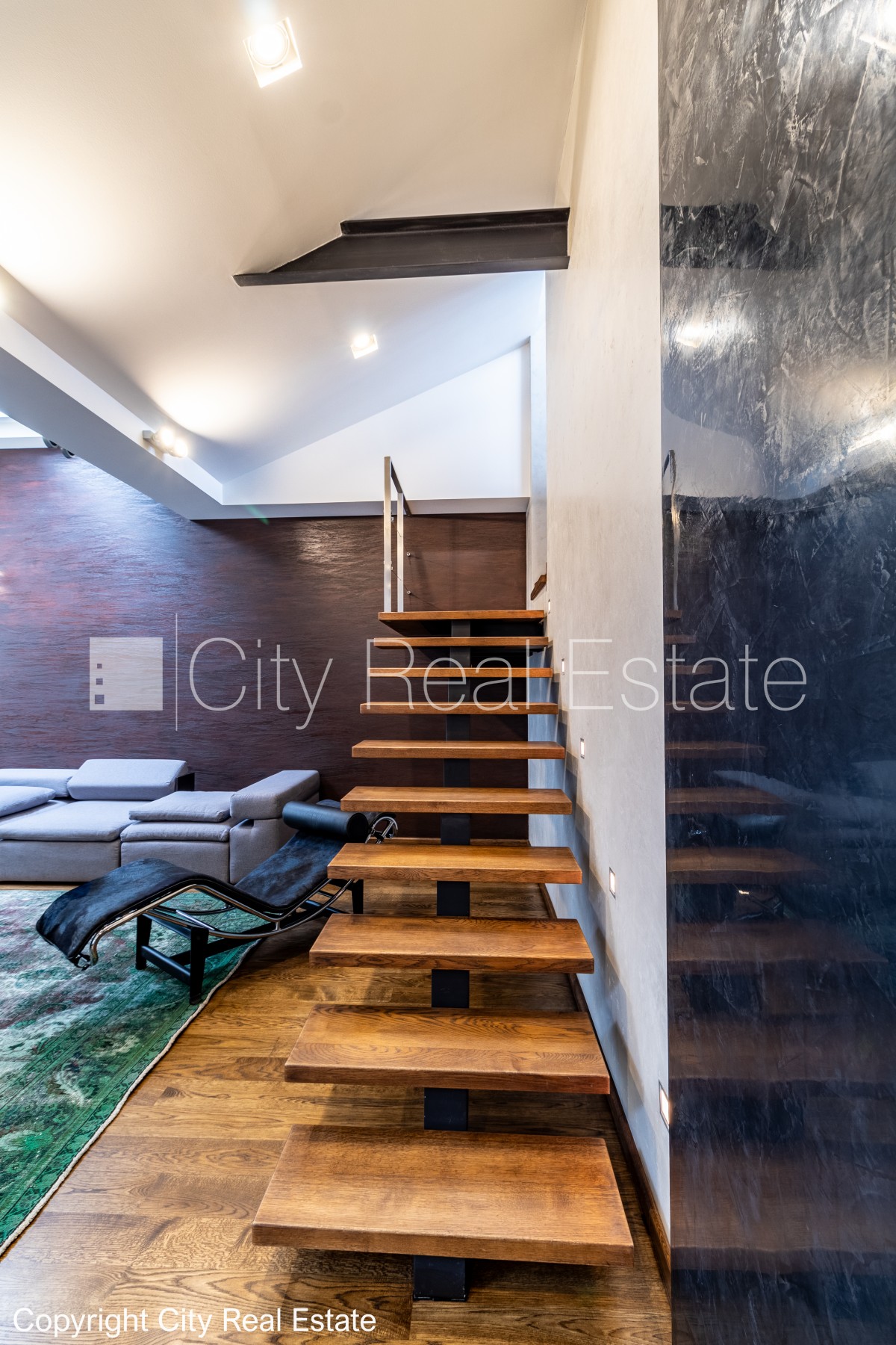 Sludinājumi. Fasādes māja, renovēta māja, slēgts pagalms, pazemes autostāvvieta, ieeja no ielas, luksuss Cena: 640000 EUR Foto #14