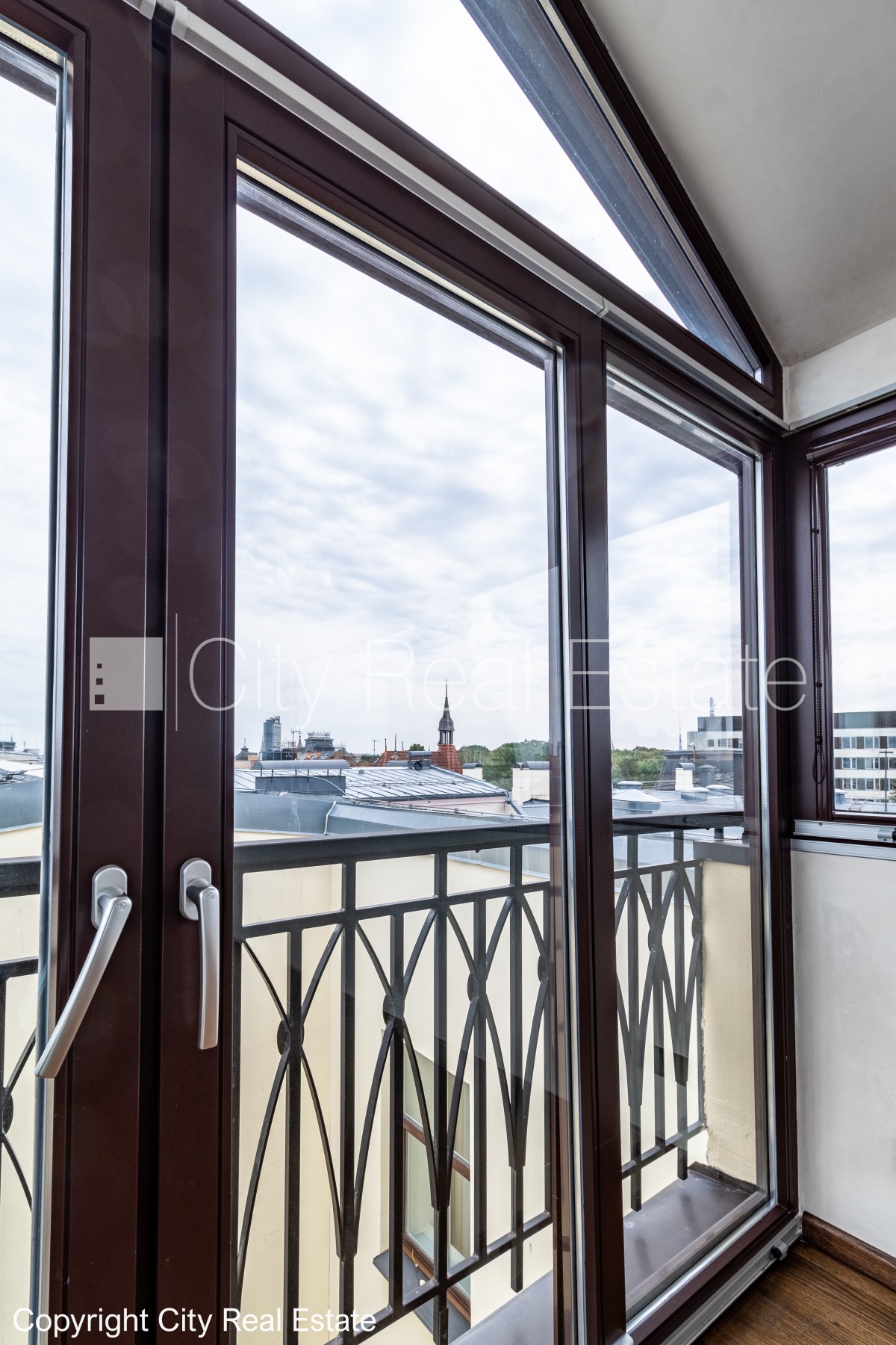 Sludinājumi. Fasādes māja, renovēta māja, slēgts pagalms, pazemes autostāvvieta, ieeja no ielas, luksuss Cena: 640000 EUR Foto #18