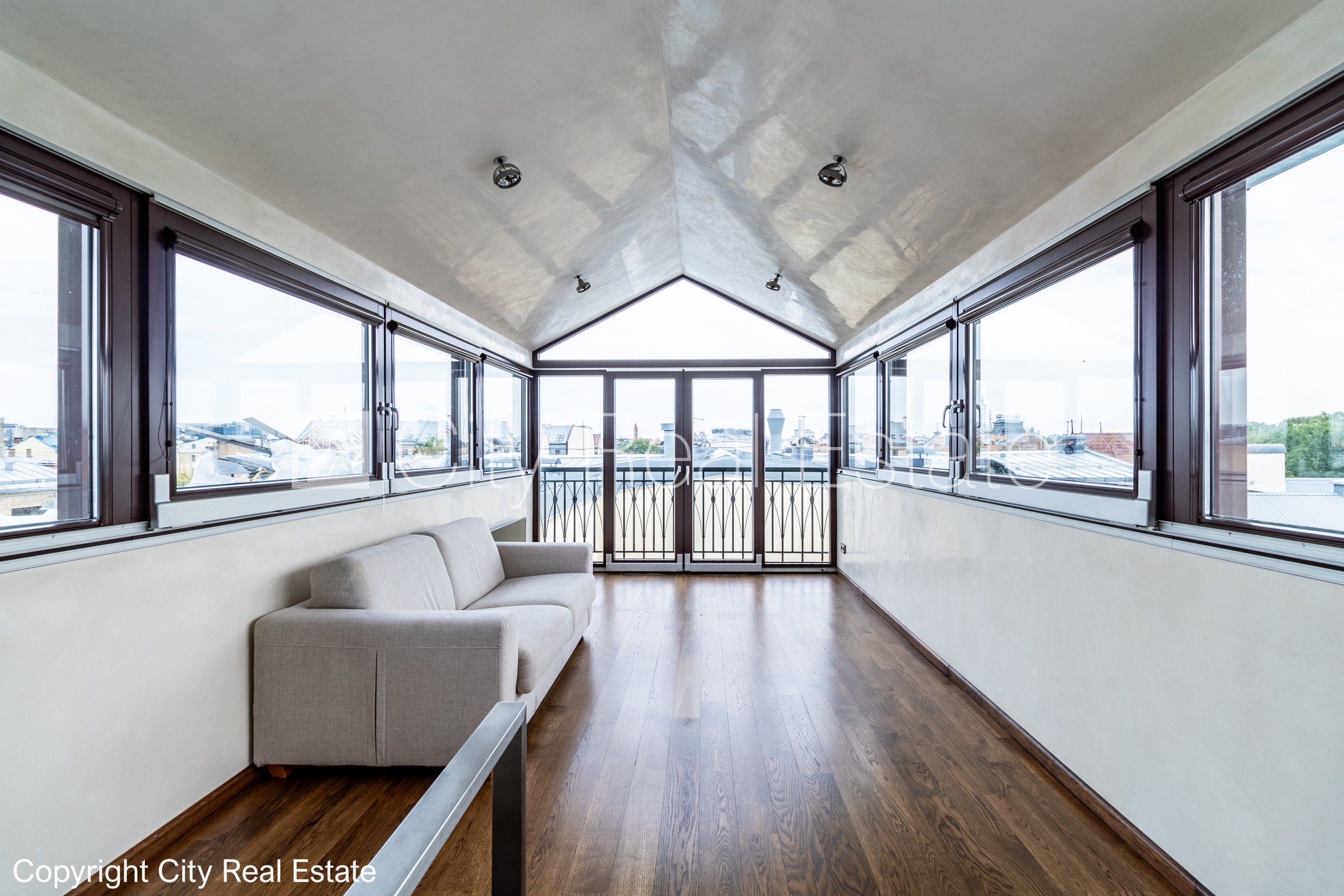 Sludinājumi. Fasādes māja, renovēta māja, slēgts pagalms, pazemes autostāvvieta, ieeja no ielas, luksuss Cena: 640000 EUR Foto #16