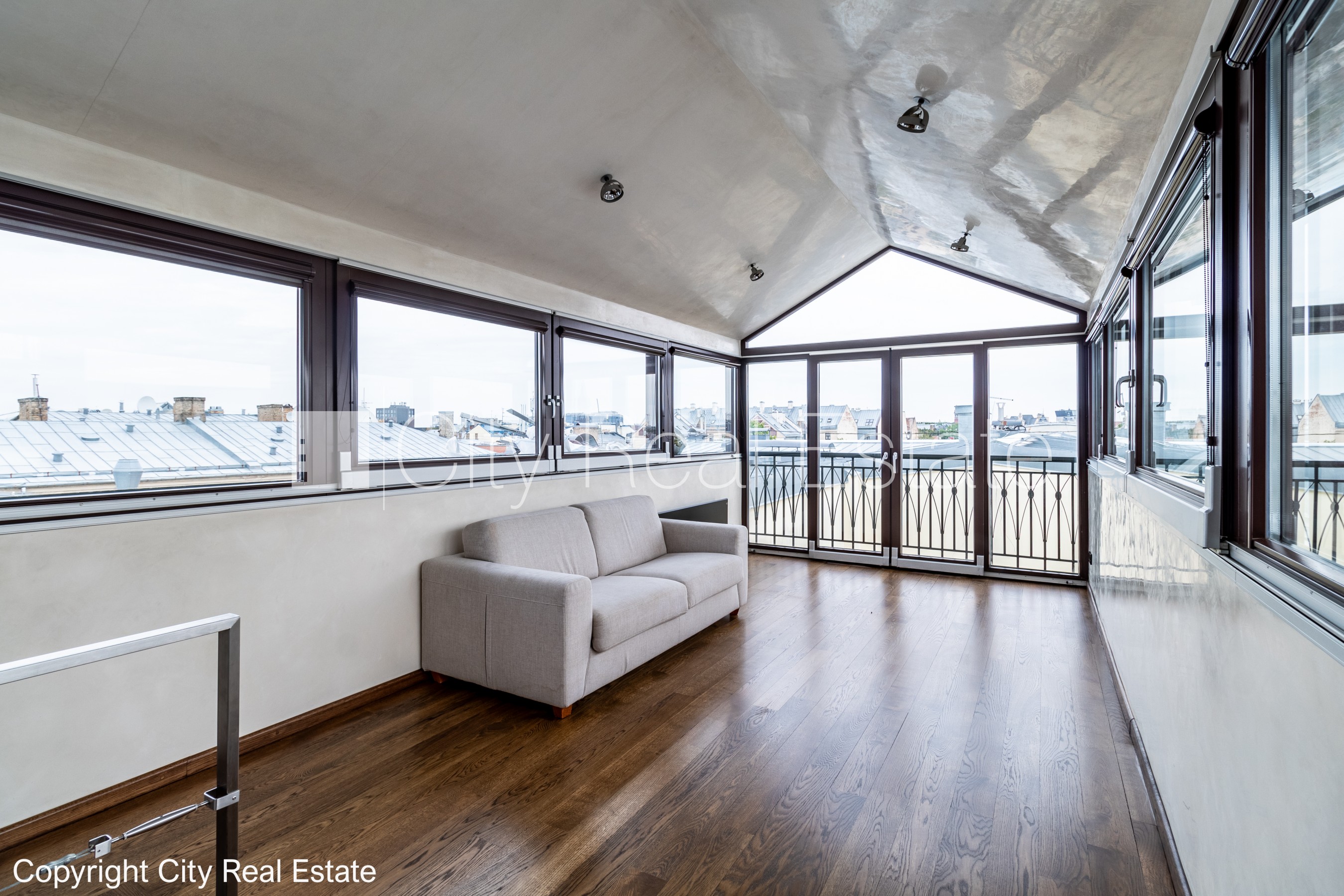 Sludinājumi. Fasādes māja, renovēta māja, slēgts pagalms, pazemes autostāvvieta, ieeja no ielas, luksuss Cena: 640000 EUR Foto #17