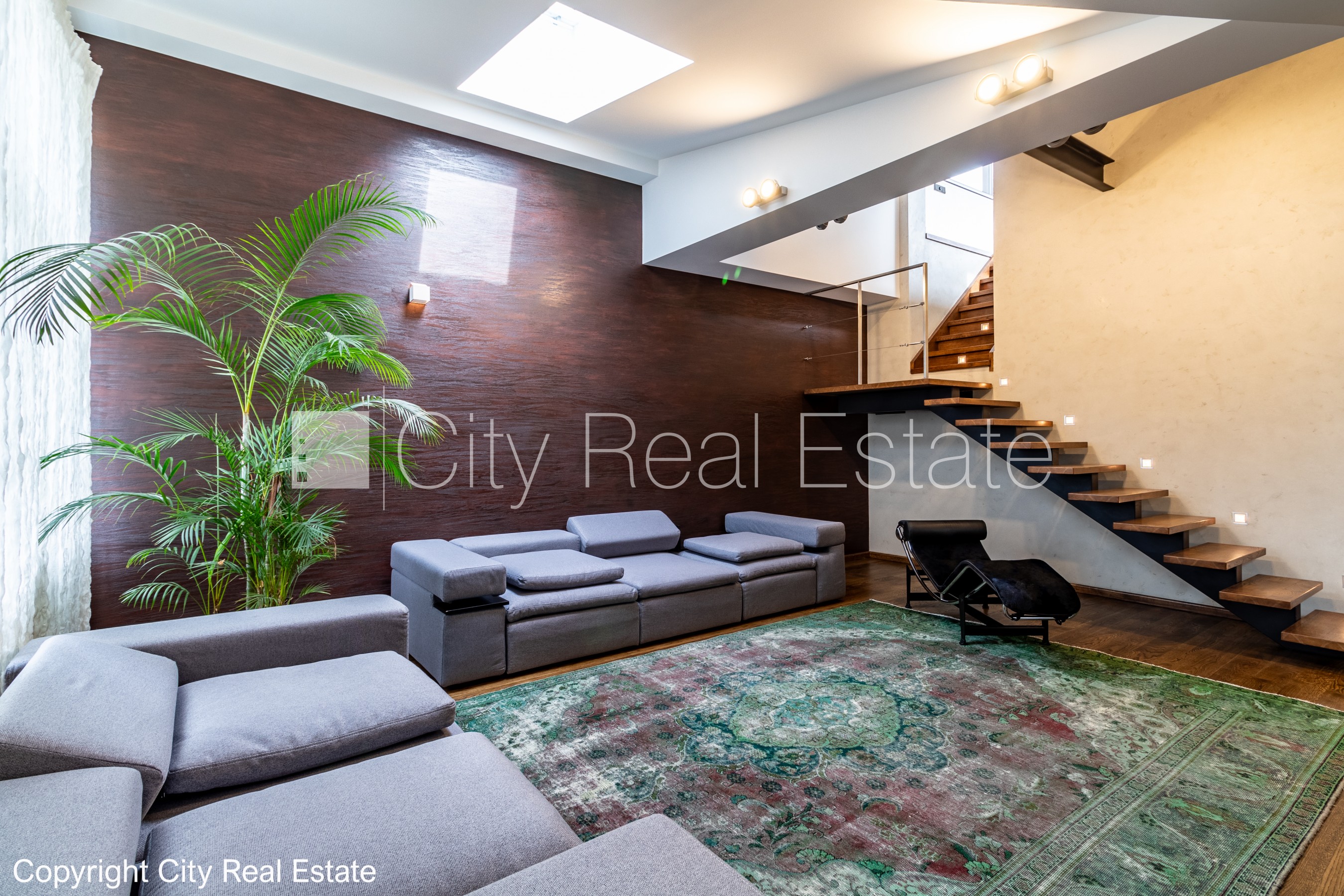 Sludinājumi. Fasādes māja, renovēta māja, slēgts pagalms, pazemes autostāvvieta, ieeja no ielas, luksuss Cena: 640000 EUR Foto #11