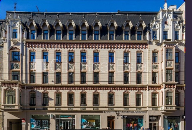 Sludinājumi. Pagalma ēka, ieeja no pagalma, ir lifts, sauna, guļamistabu skaits 3 gab., viesistaba, sporta zāle, Cena: 1150 EUR/mēn Foto #1