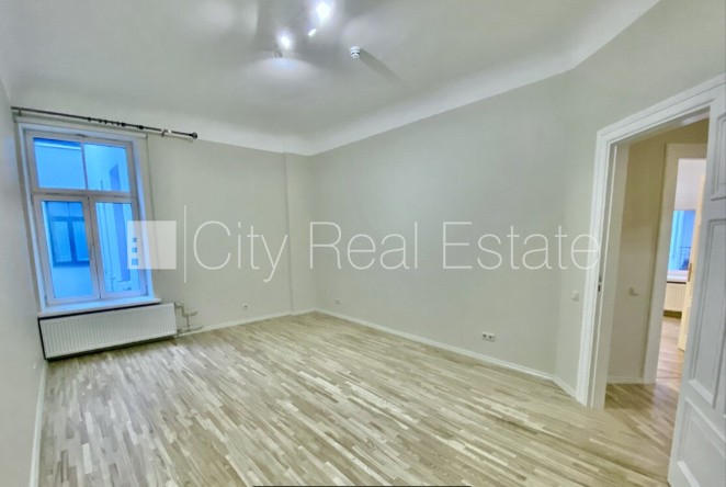 Sludinājumi. Pagalma ēka, ieeja no pagalma, ir lifts, sauna, guļamistabu skaits 3 gab., viesistaba, sporta zāle, Cena: 1150 EUR/mēn Foto #7