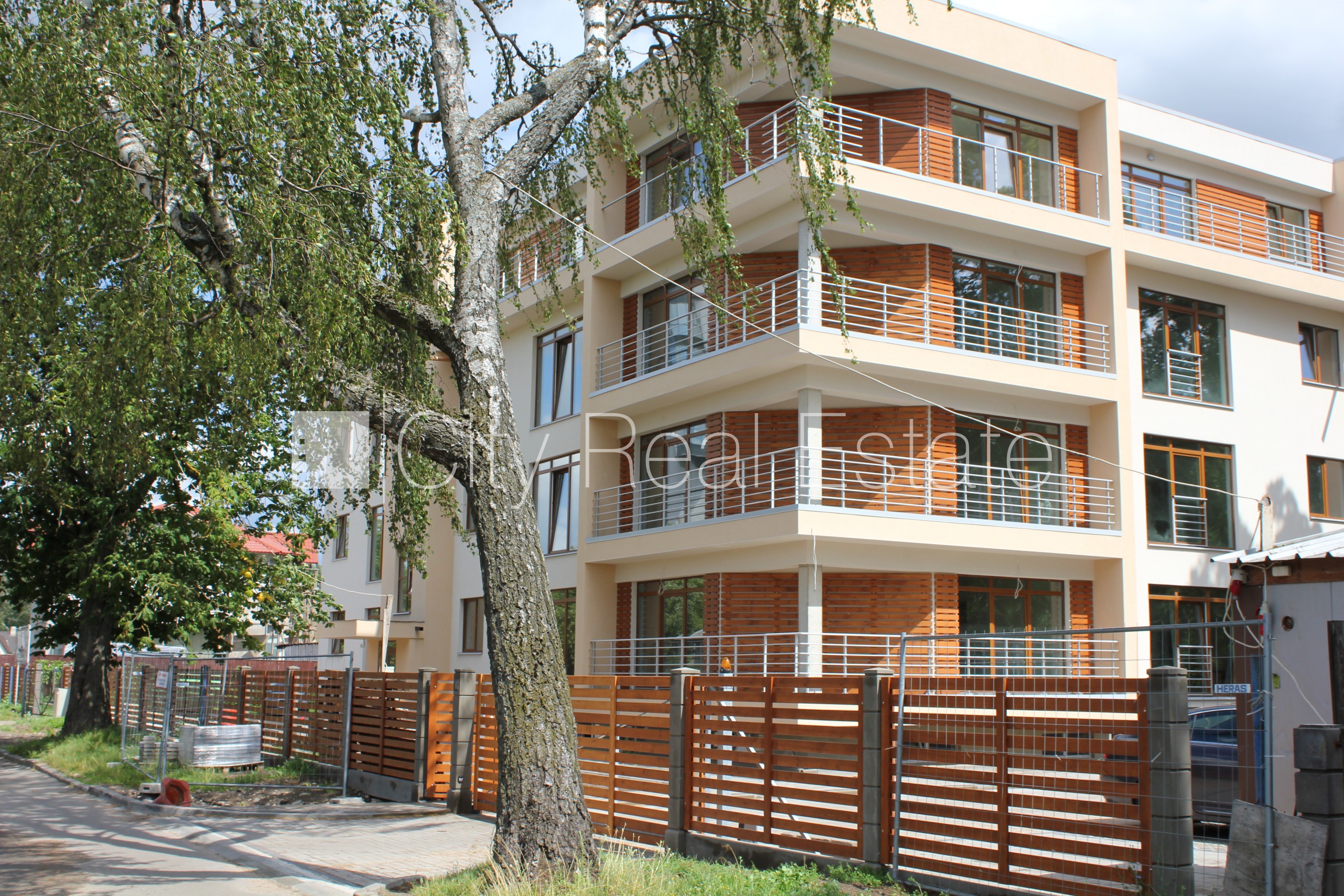 Sludinājumi. Jaunceltne, labiekārtota apzaļumota teritorija, slēgta teritorija, iespēja nomāt autostāvvietu, Cena: 127500 EUR Foto #1