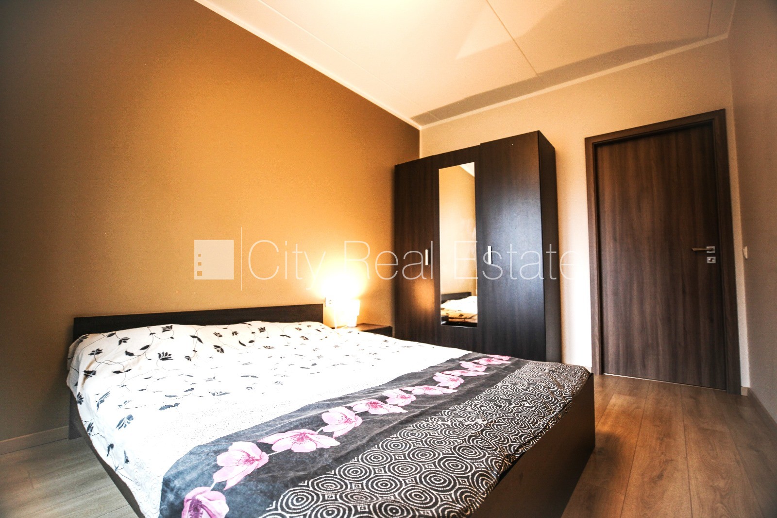 Sludinājumi. Jaunceltne, labiekārtota apzaļumota teritorija, slēgta teritorija, vieta automašīnai, pagalmā bērnu Cena: 120700 EUR Foto #7