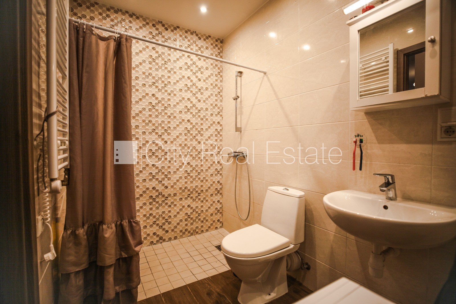 Sludinājumi. Jaunceltne, labiekārtota apzaļumota teritorija, slēgta teritorija, vieta automašīnai, pagalmā bērnu Cena: 120700 EUR Foto #9